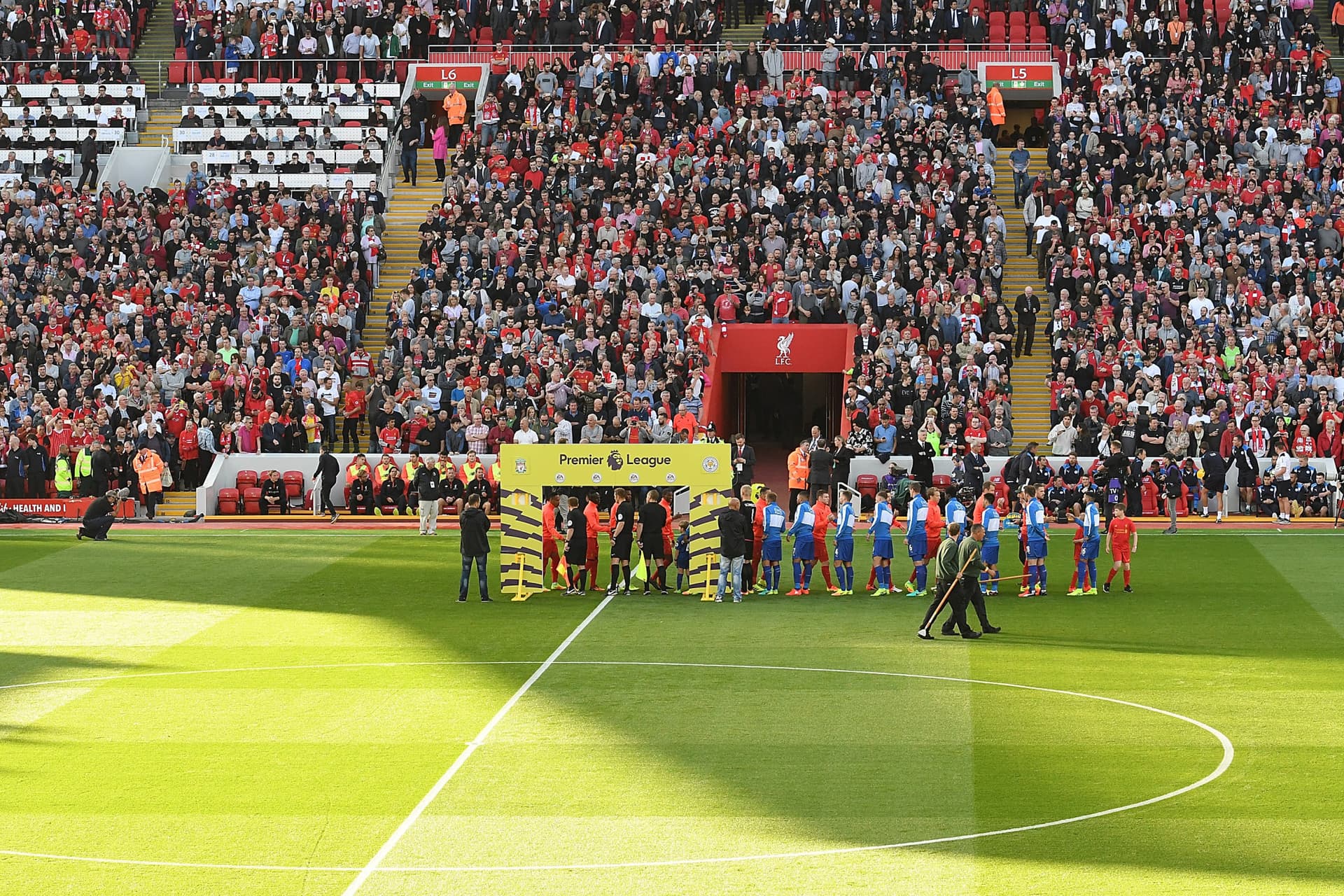 Premier League Football - Liverpool FC Match Ticket at Anfield Stadium - تصویر 9