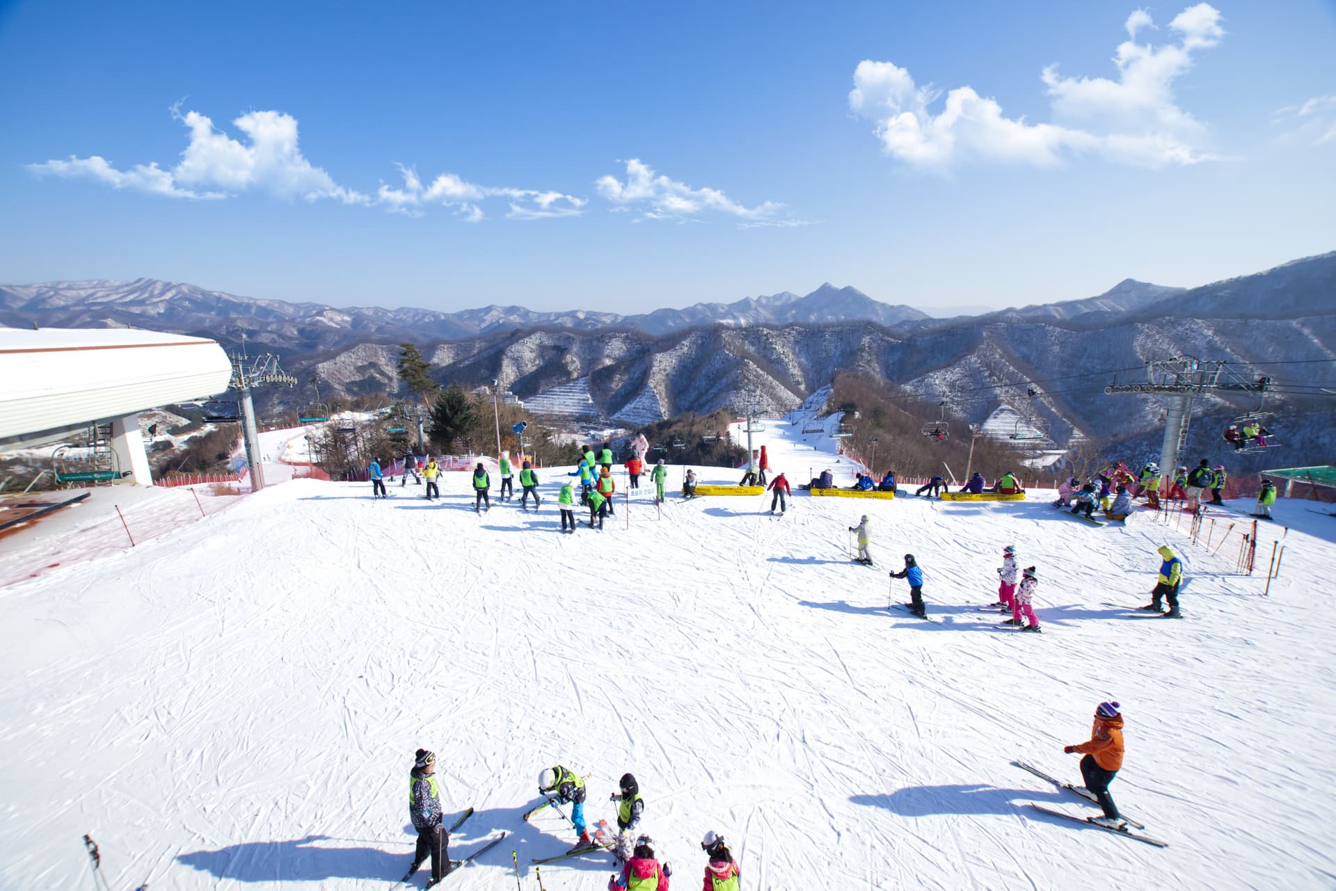 Elysian Gangchon Ski Resort and Eobi Ice Valley Full-Day Tour from Seoul - تصویر 3