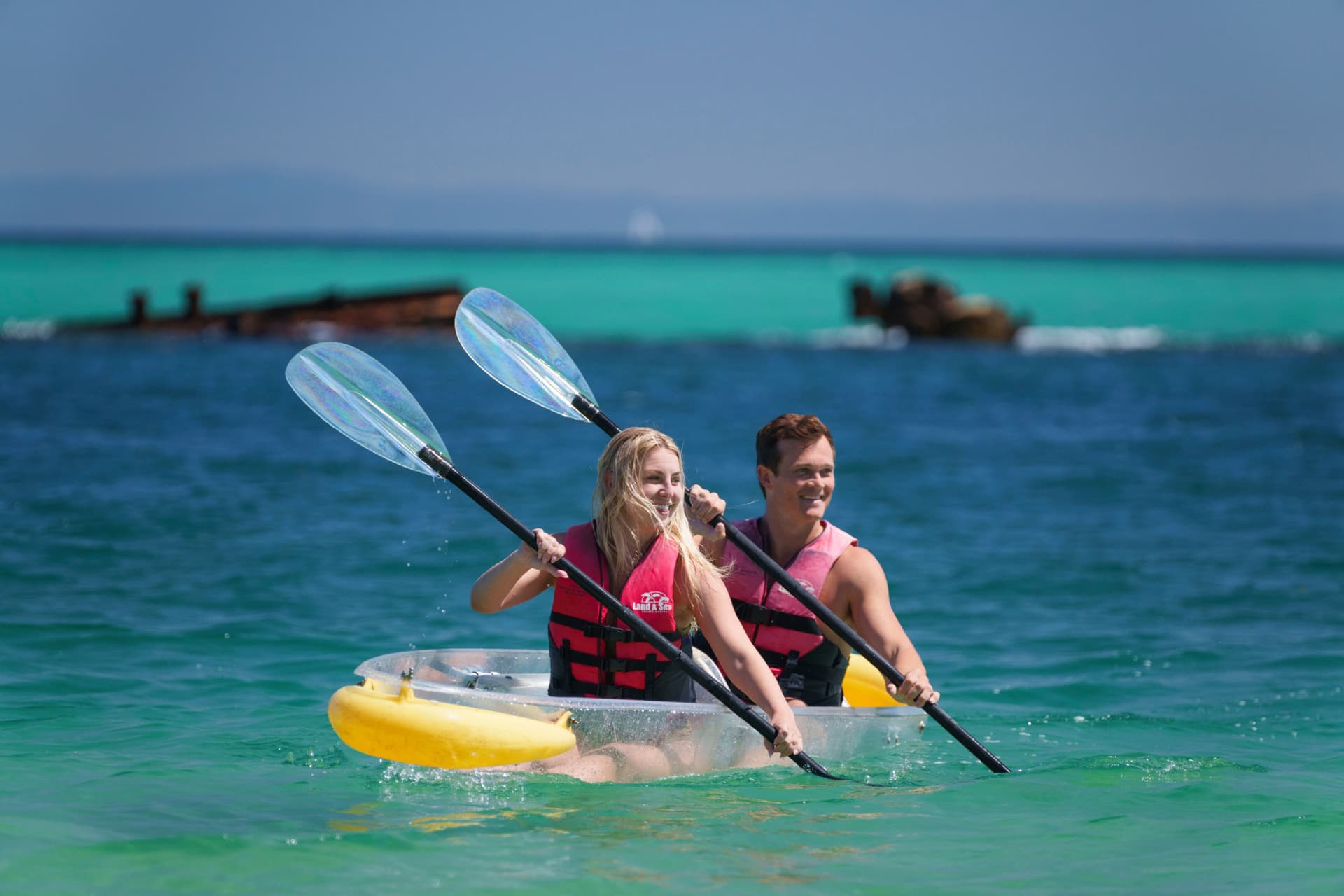 Moreton Island 1-Day Adventure Tour with Kayaking and Sandboarding - تصویر 7