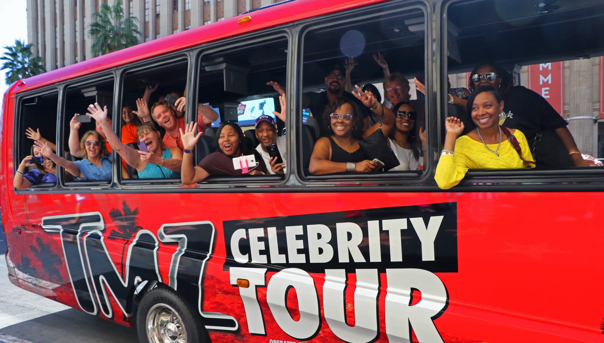 TMZ Celebrity Bus Tour - تصویر اصلی