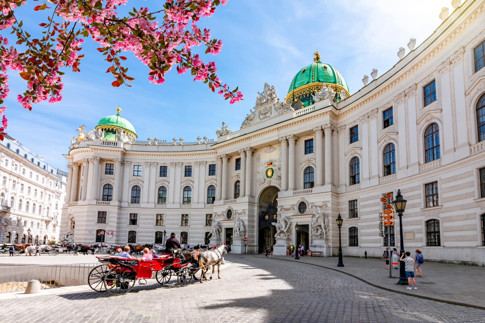 Hofburg Palace, Gardens, and Sisi Museum Skip-the-Line Guided Tour - تصویر 2
