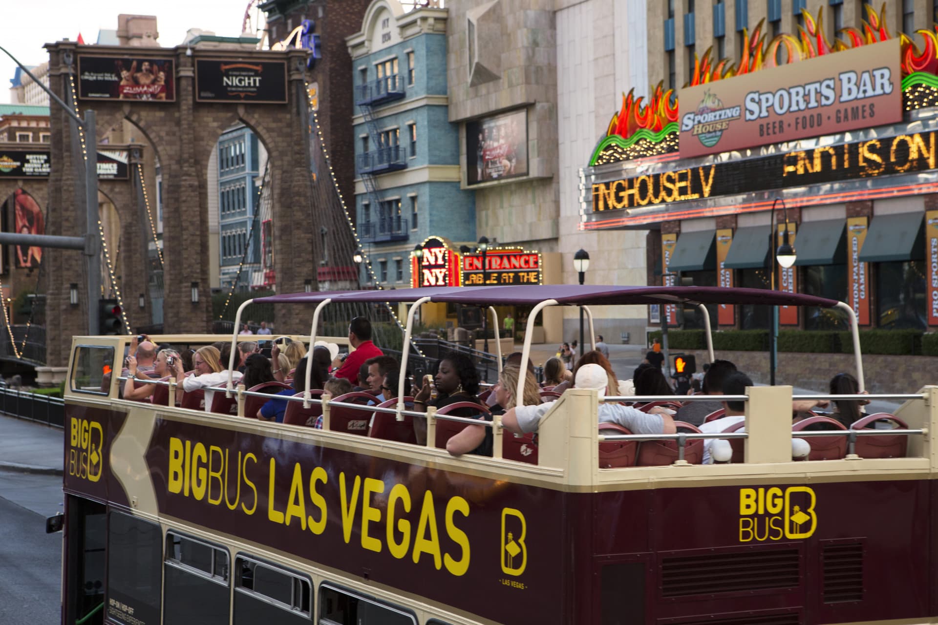 Big Bus Las Vegas Hop-on Hop-off Bus Tour - تصویر 5