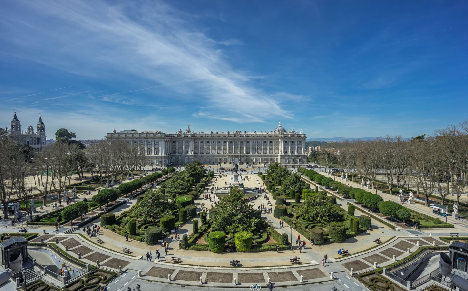 Royal Palace of Madrid Skip-the-Line Guided Tour - تصویر اصلی