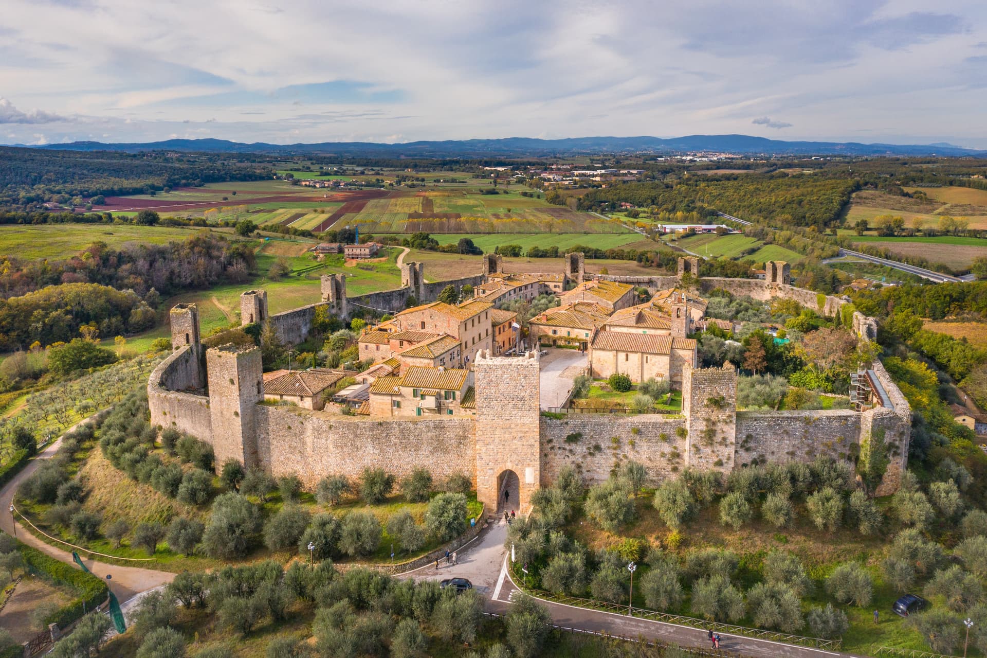 Medieval Tuscany Tour from Florence: Monteriggioni, Montalcino, Pienza - تصویر 4