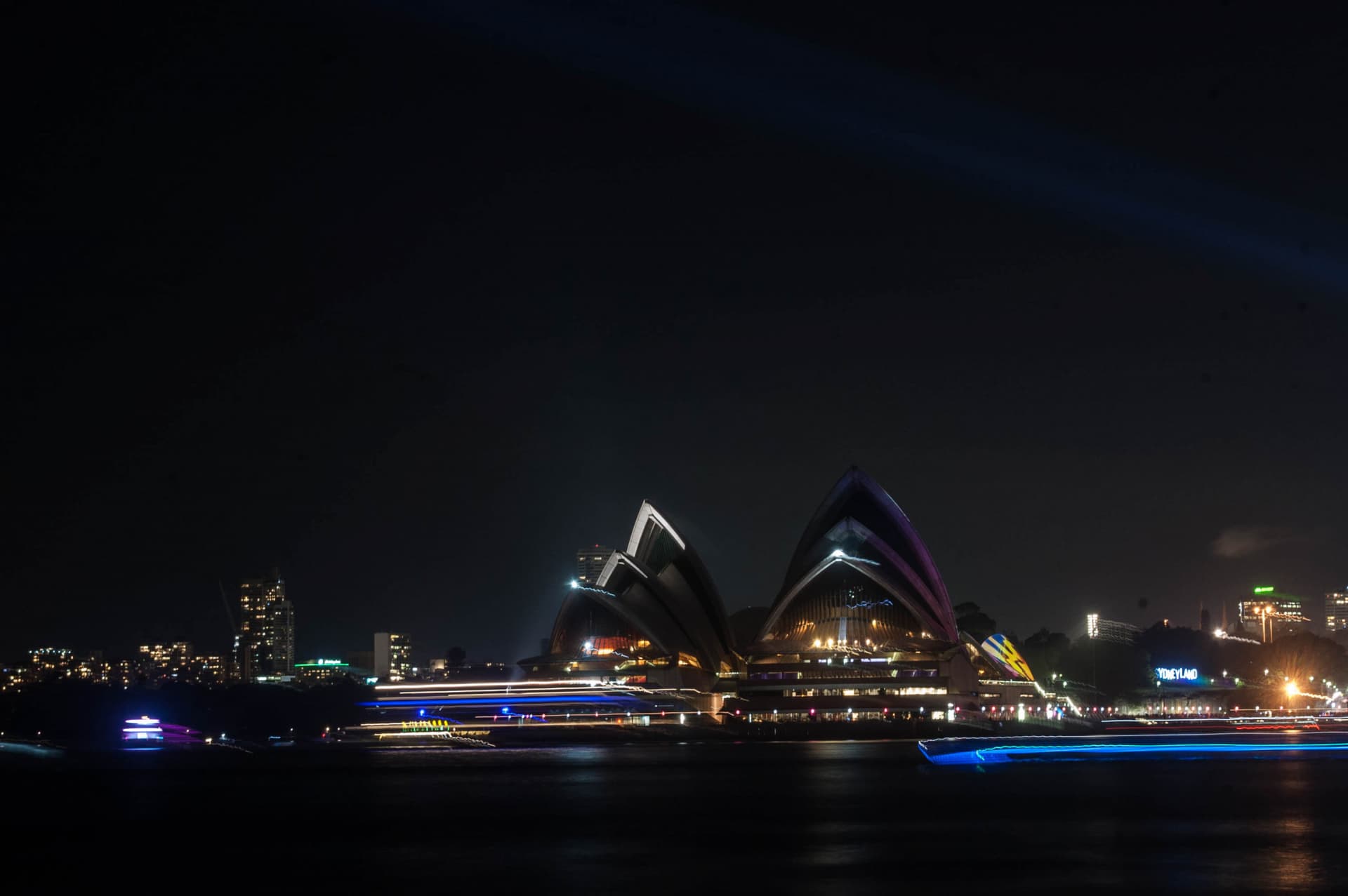 Vivid Festival of Light and Sound Cruise with Buffet Dinner aboard Sydney Princess Cruises - تصویر 13