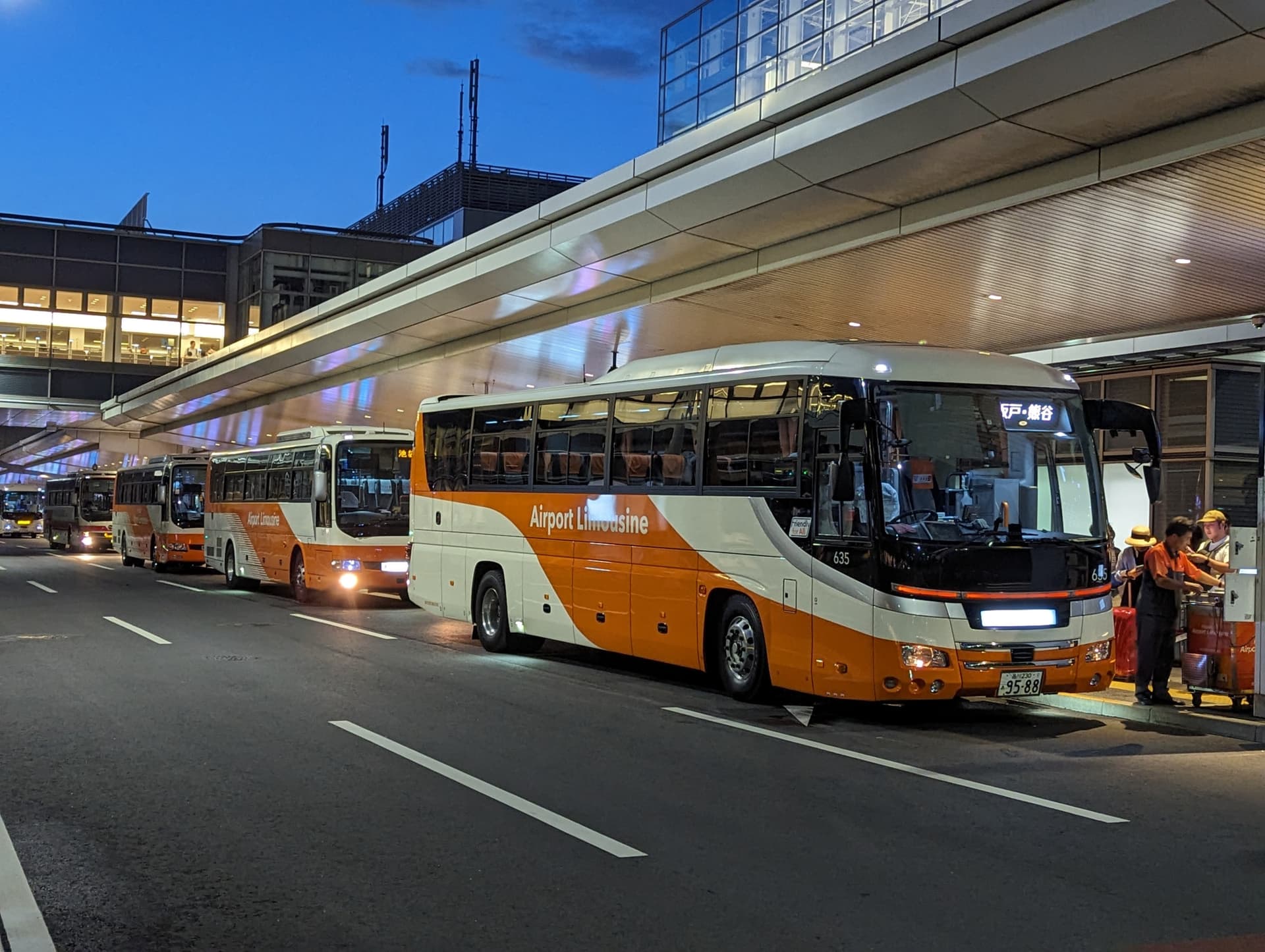 Haneda Airport Limousine Bus Transfers - تصویر 6