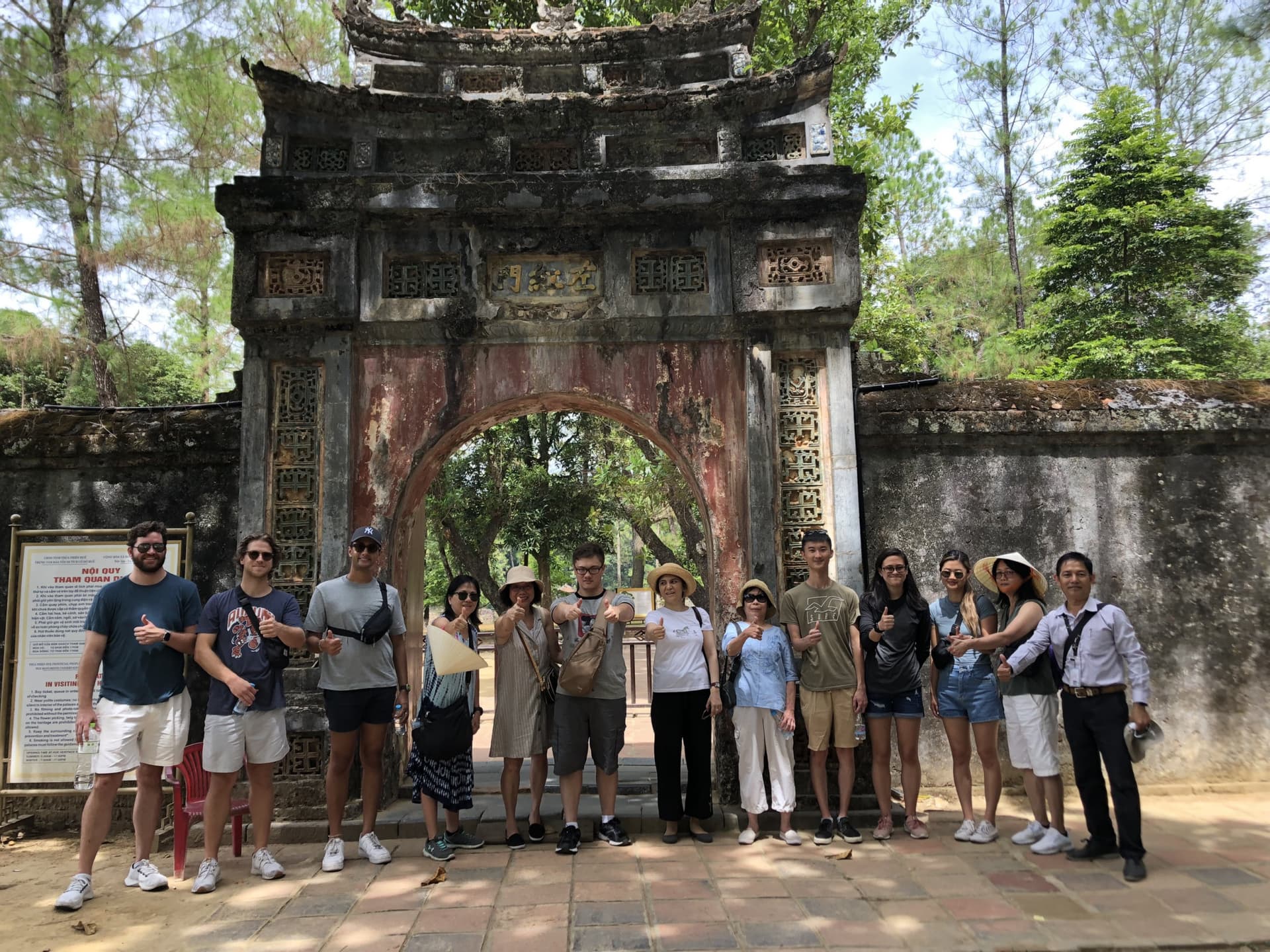 Hue City Tour with Dragon Boat Ride - تصویر 12