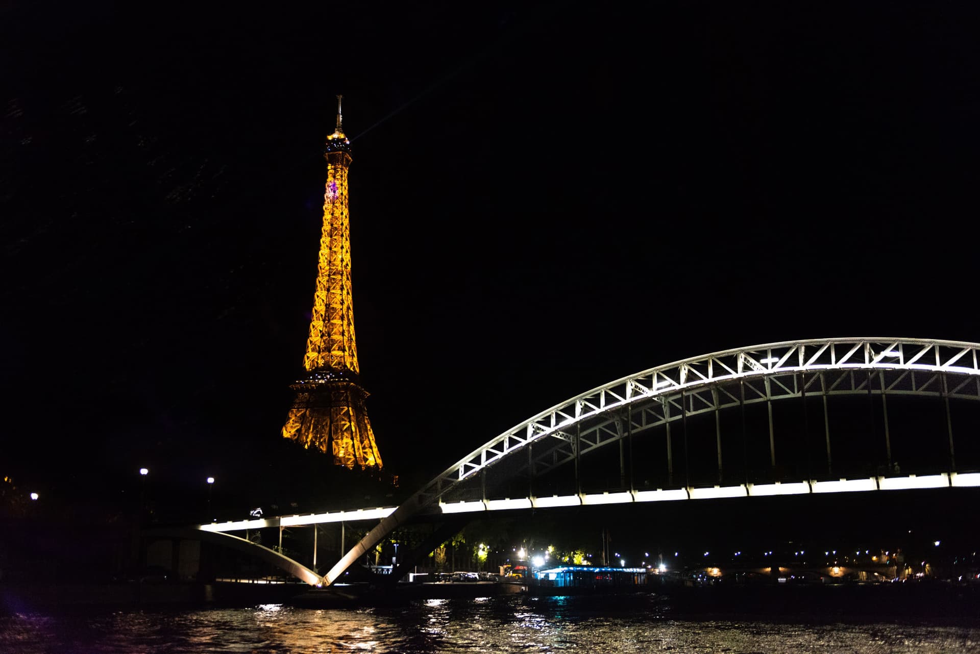Moulin Rouge Cabaret Show with Drop-off Service and Seine River Cruise - تصویر 7