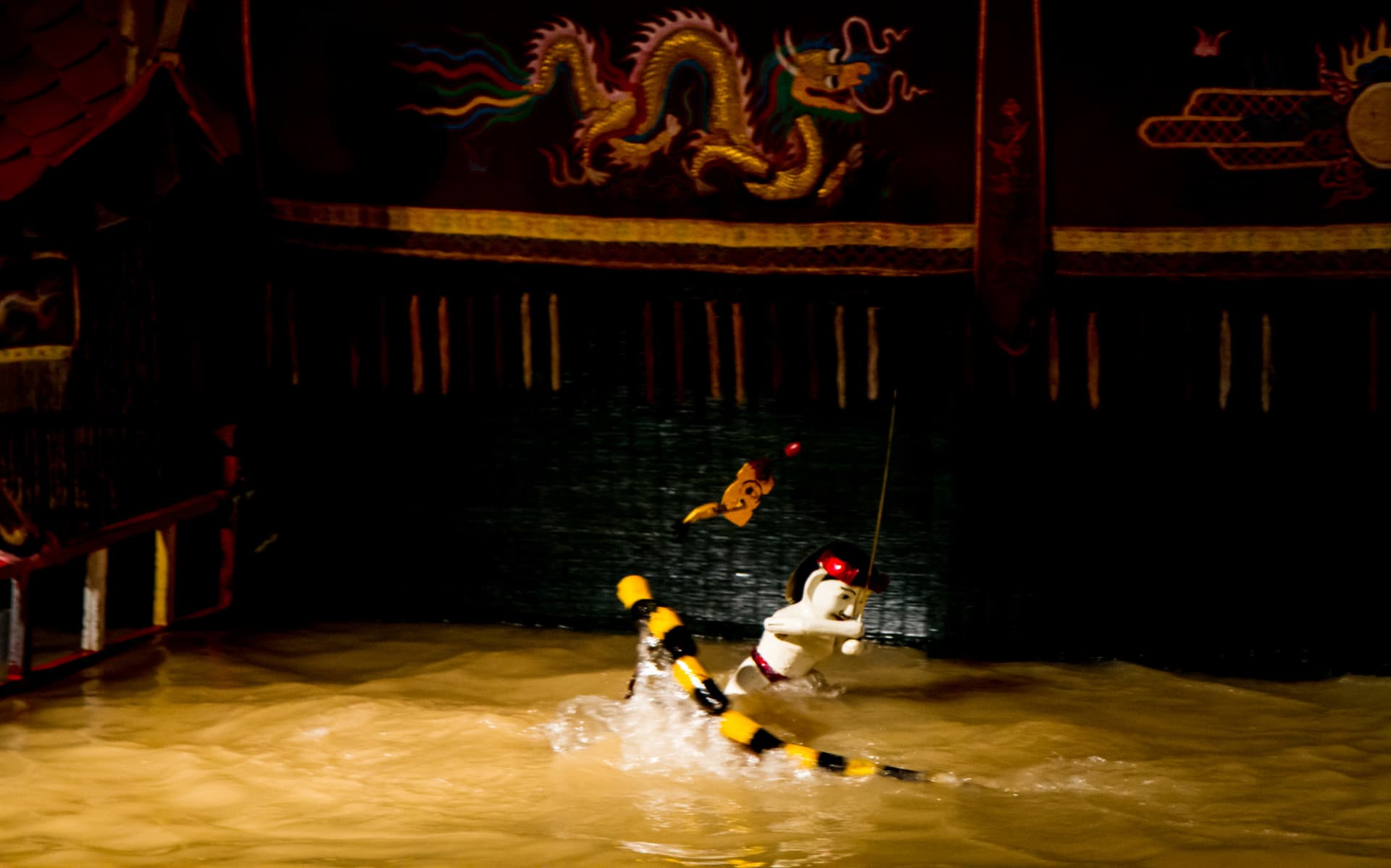 Traditional Vietnamese Water Puppet Show with Dinner in Ho Chi Minh - تصویر 16