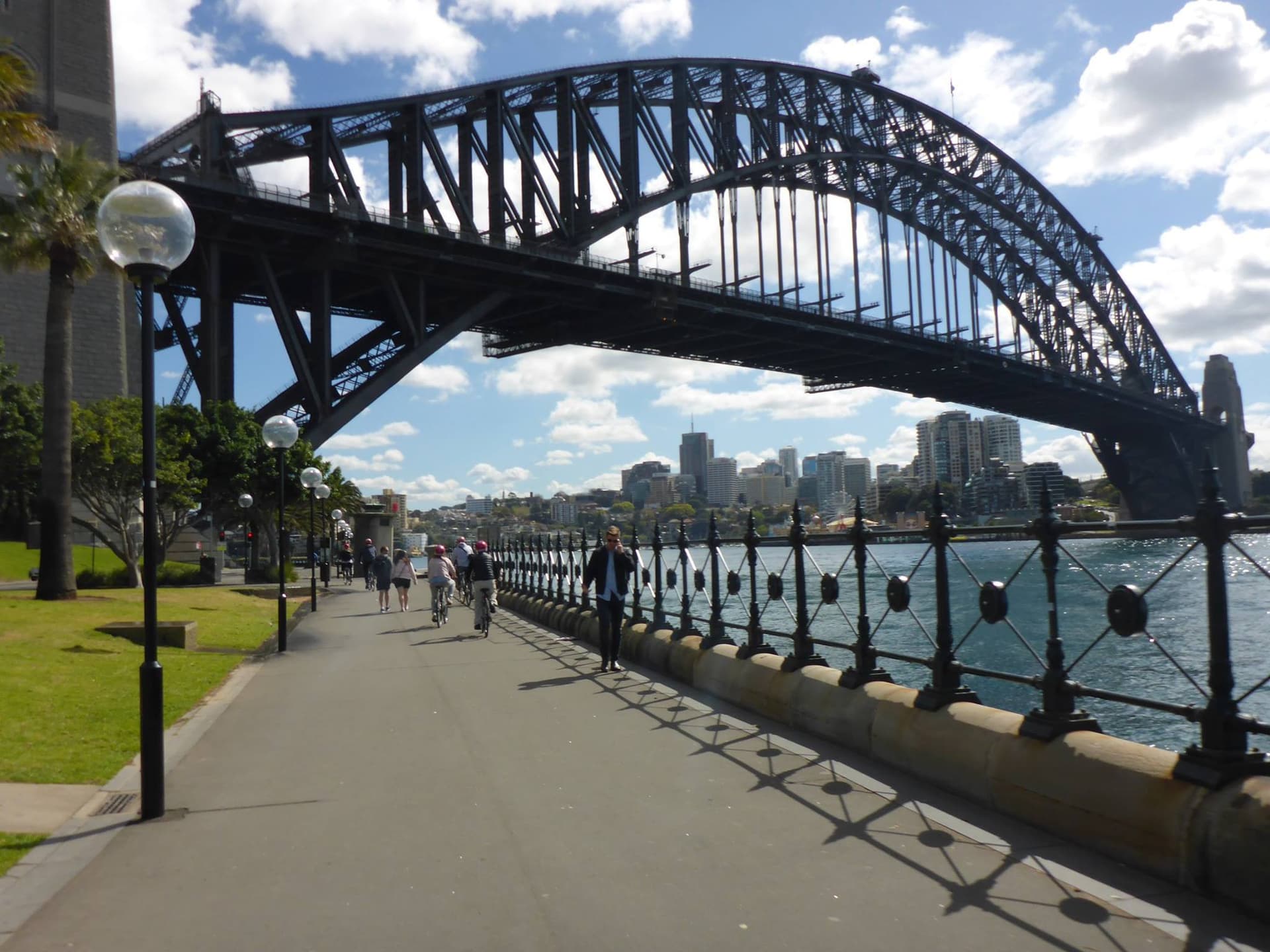 Manly Beach Cycling Tour with Sunset Cruise - تصویر 13