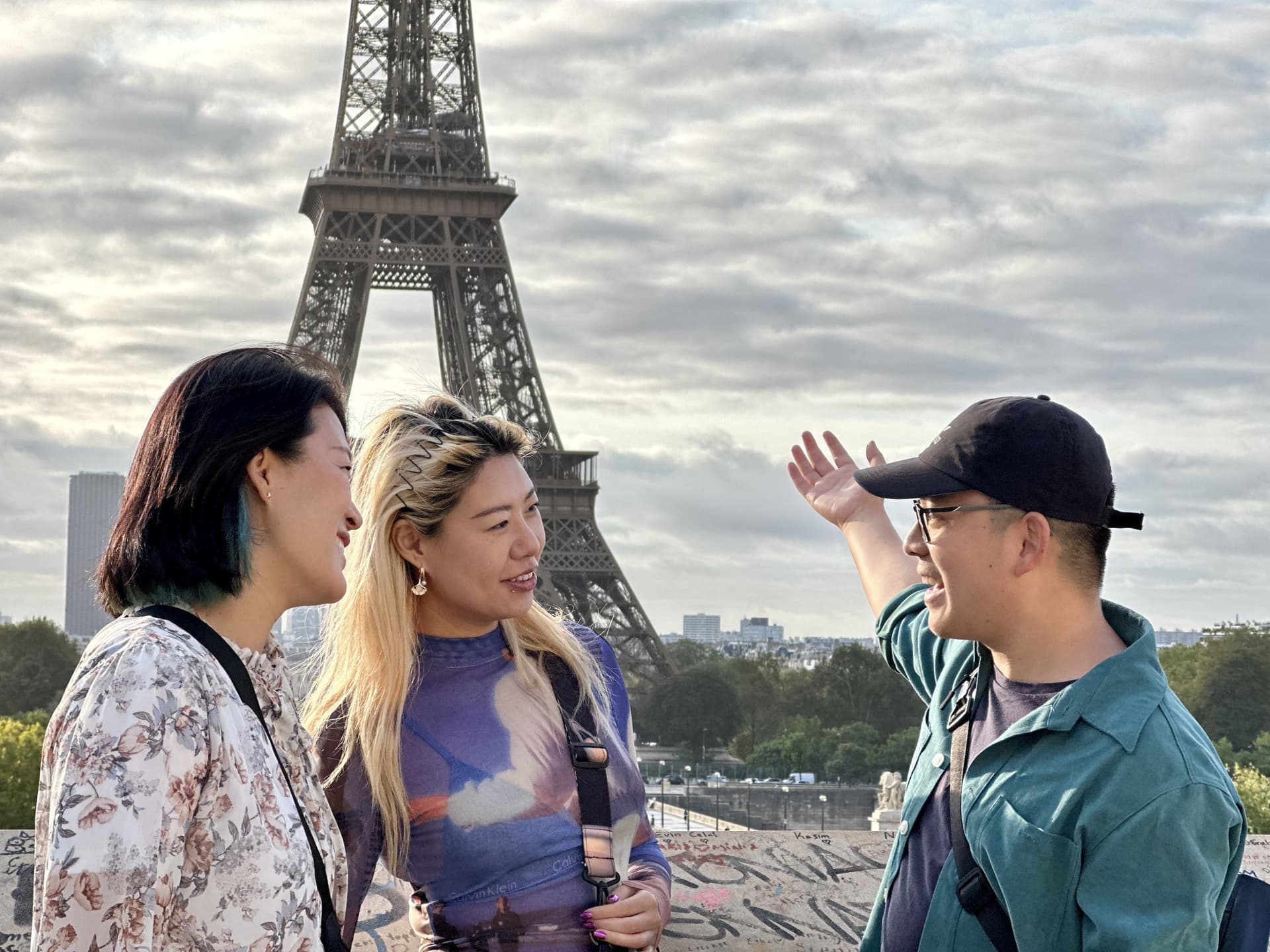 Eiffel Tower Guided Tour With Summit Entry + Seine River Cruise - تصویر 7