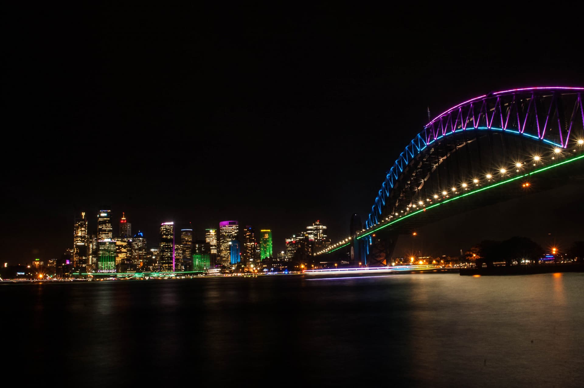 Vivid Festival of Light and Sound Cruise with Buffet Dinner aboard Sydney Princess Cruises - تصویر 4