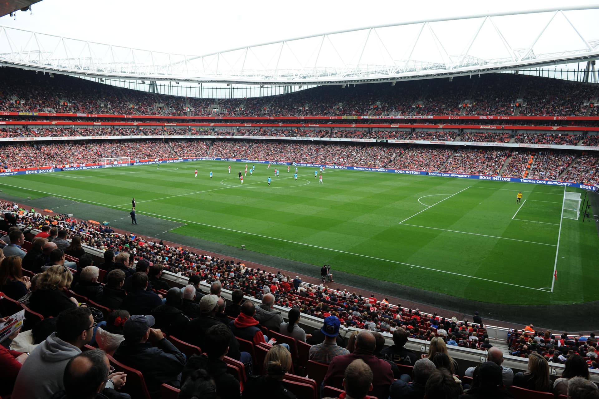 Premier League Football - Arsenal FC Match Ticket at Emirates Stadium - تصویر 10