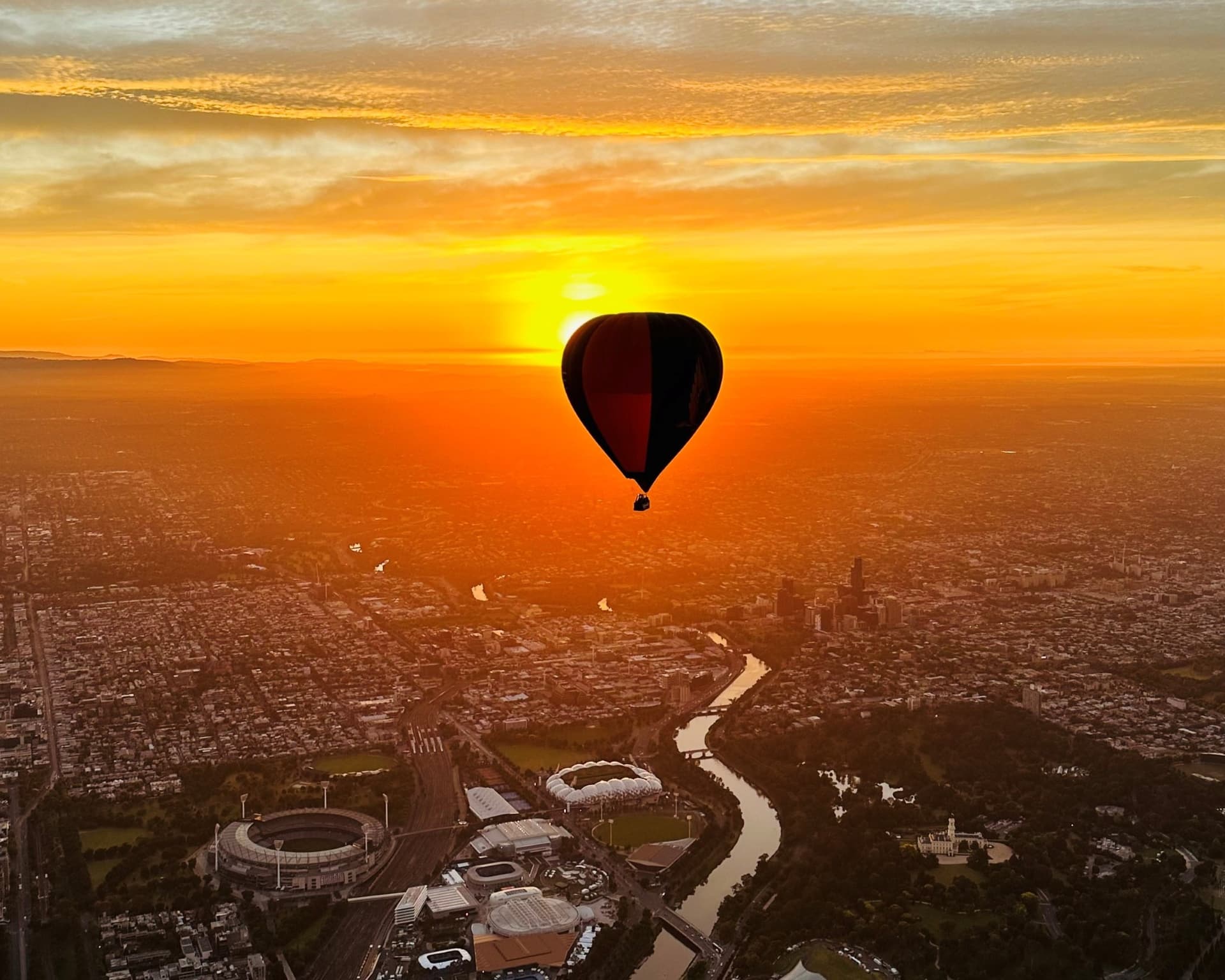Sunrise Hot Air Balloon Flight over Melbourne with Photos - تصویر 4