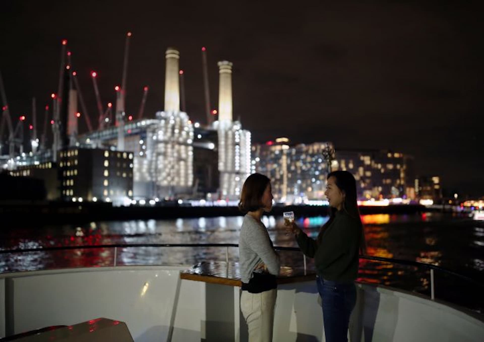Evening Cruise on the River Thames - تصویر اصلی