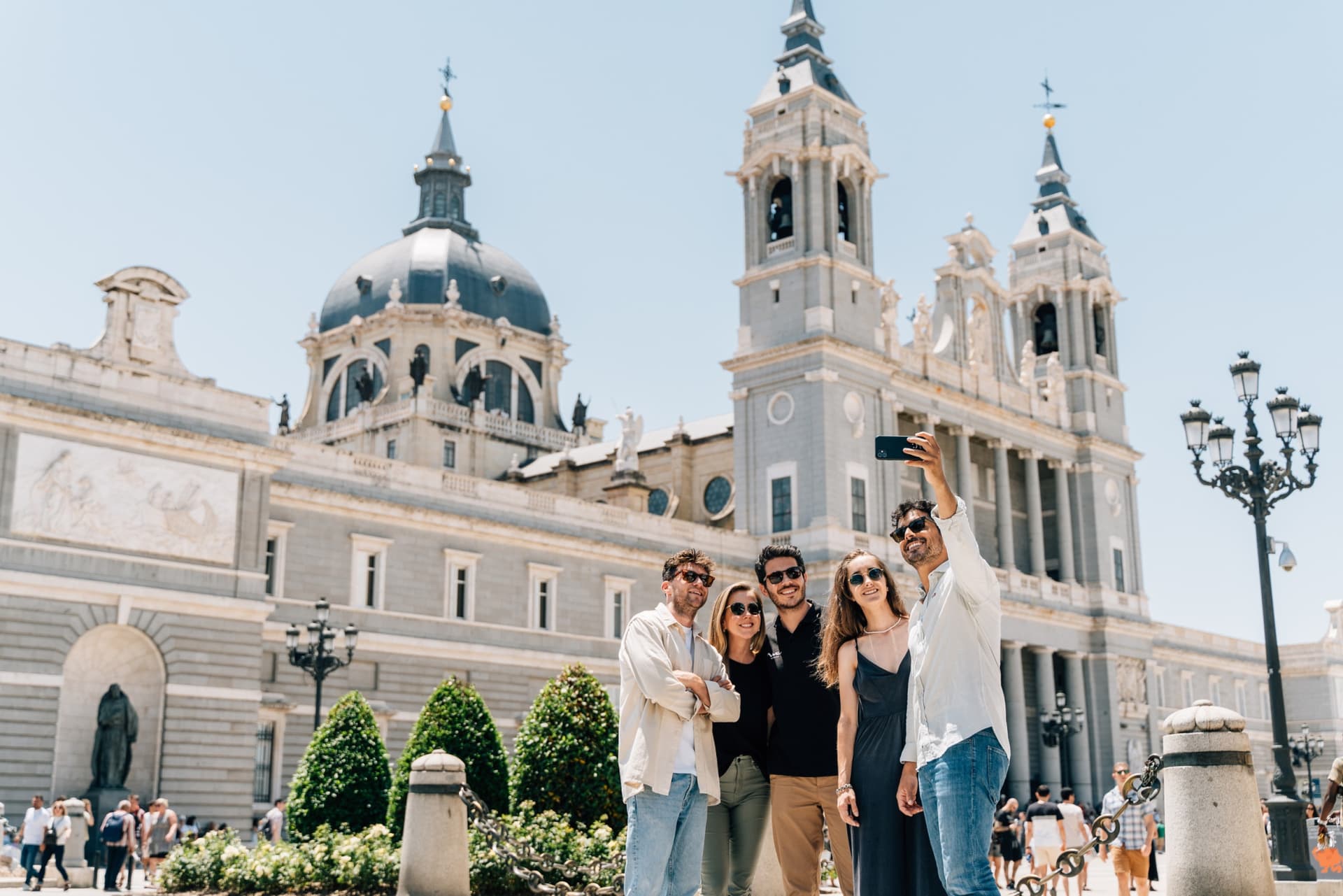 Madrid Walking Tour with High-Speed Train Transfer from Barcelona and Prado Museum Admission - تصویر 3
