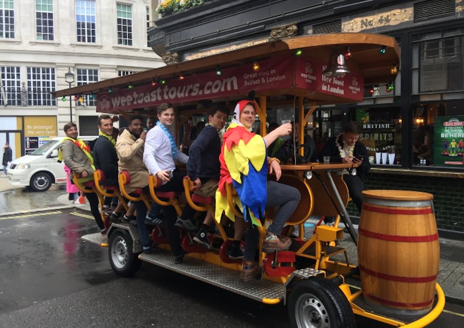 Original Beer and Prosecco London Bike Tour by Wee Toast Tours - تصویر 2
