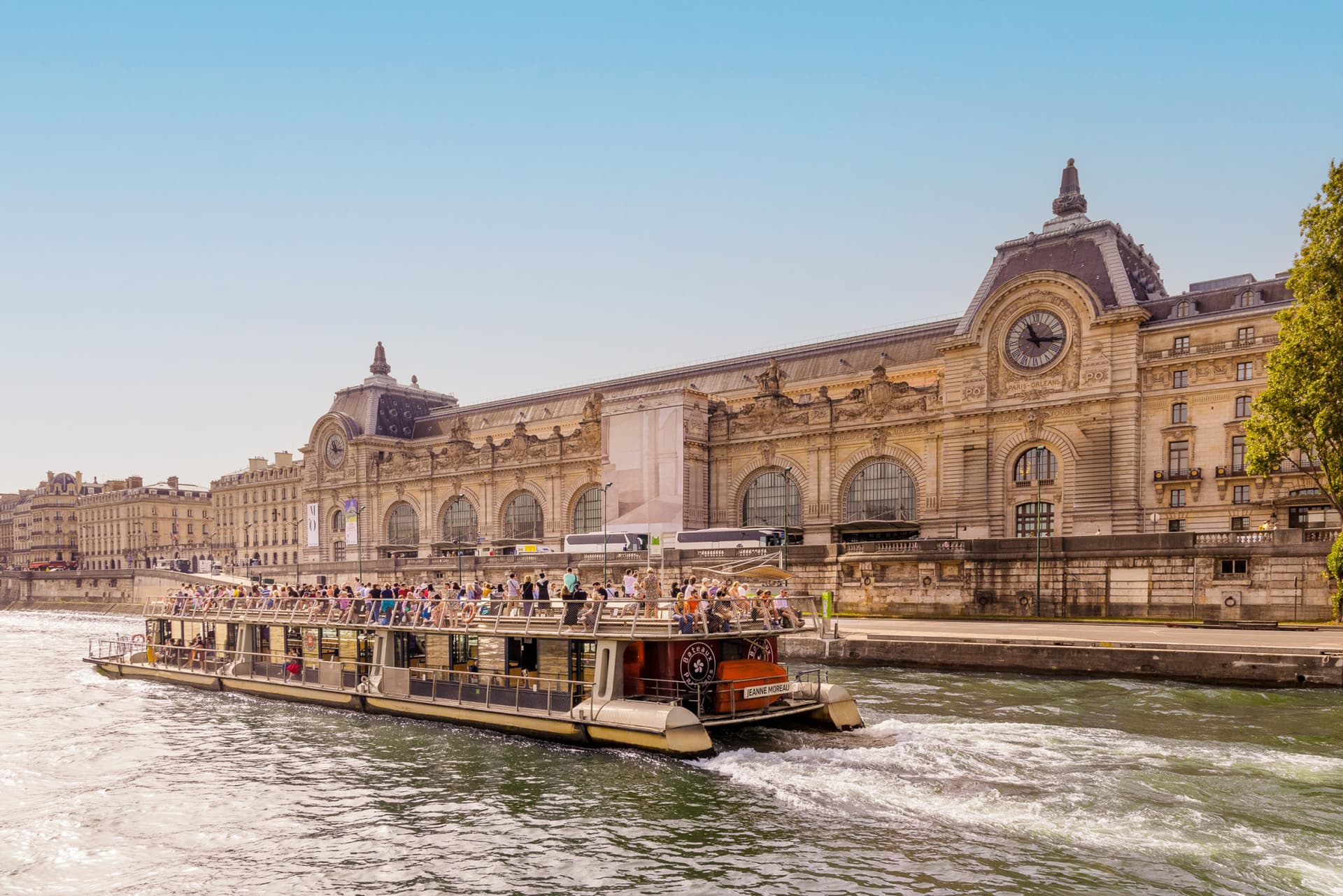Seine River Cruise by Bateaux Parisiens – Departing from the Eiffel Tower - تصویر 4