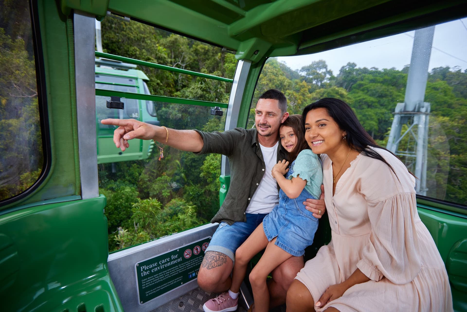 Full-Day Kuranda Tour with Skyrail Rainforest Cableway and Kuranda Scenic Railway - تصویر 2