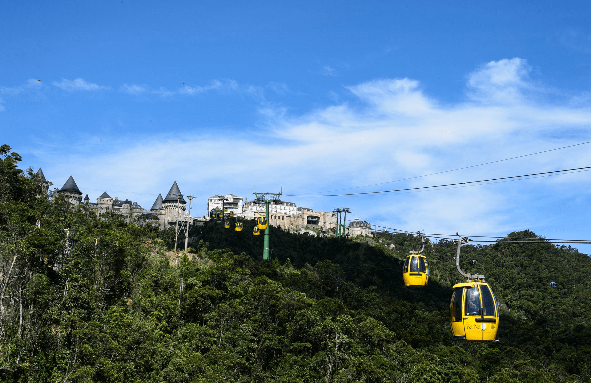 Ba Na Hills and Golden Bridge Full-Day Tour from Da Nang - تصویر 5