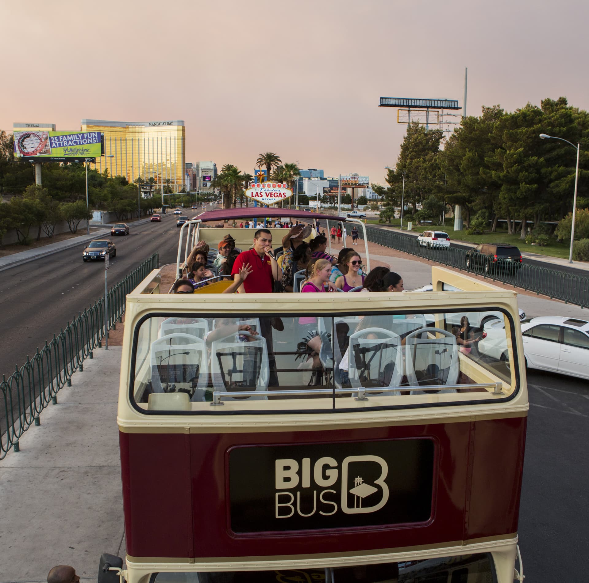 Big Bus Las Vegas Hop-on Hop-off Bus Tour - تصویر 21