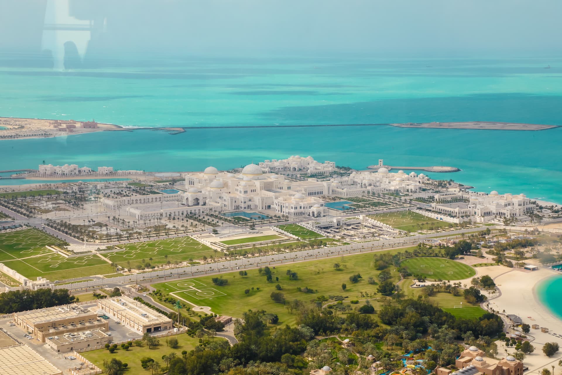 Abu Dhabi Premium City Tour from Dubai: Sheikh Zayed Mosque, Etihad Towers, Qasr Al Watan - تصویر 11