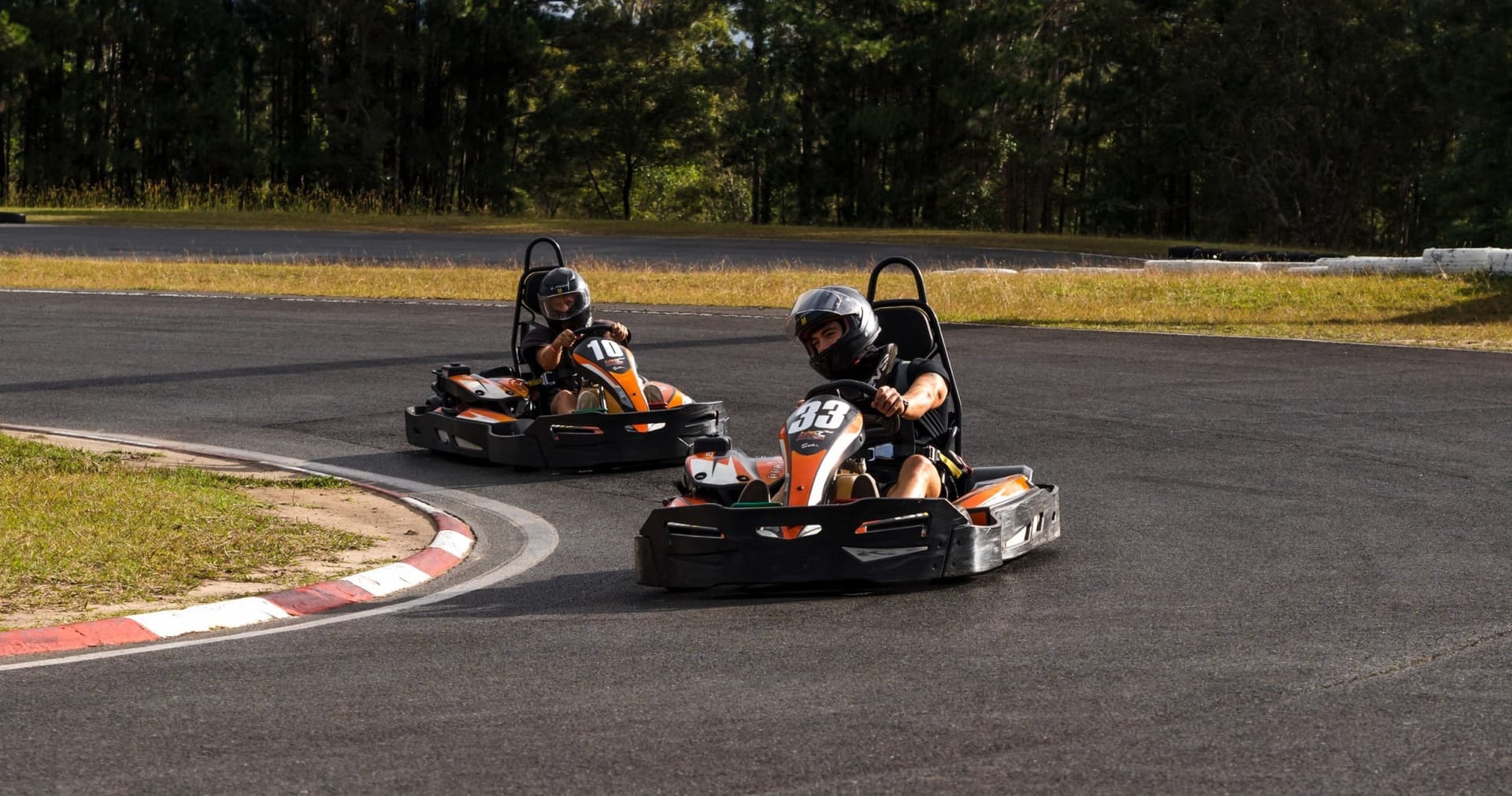 Go Karting - تصویر اصلی