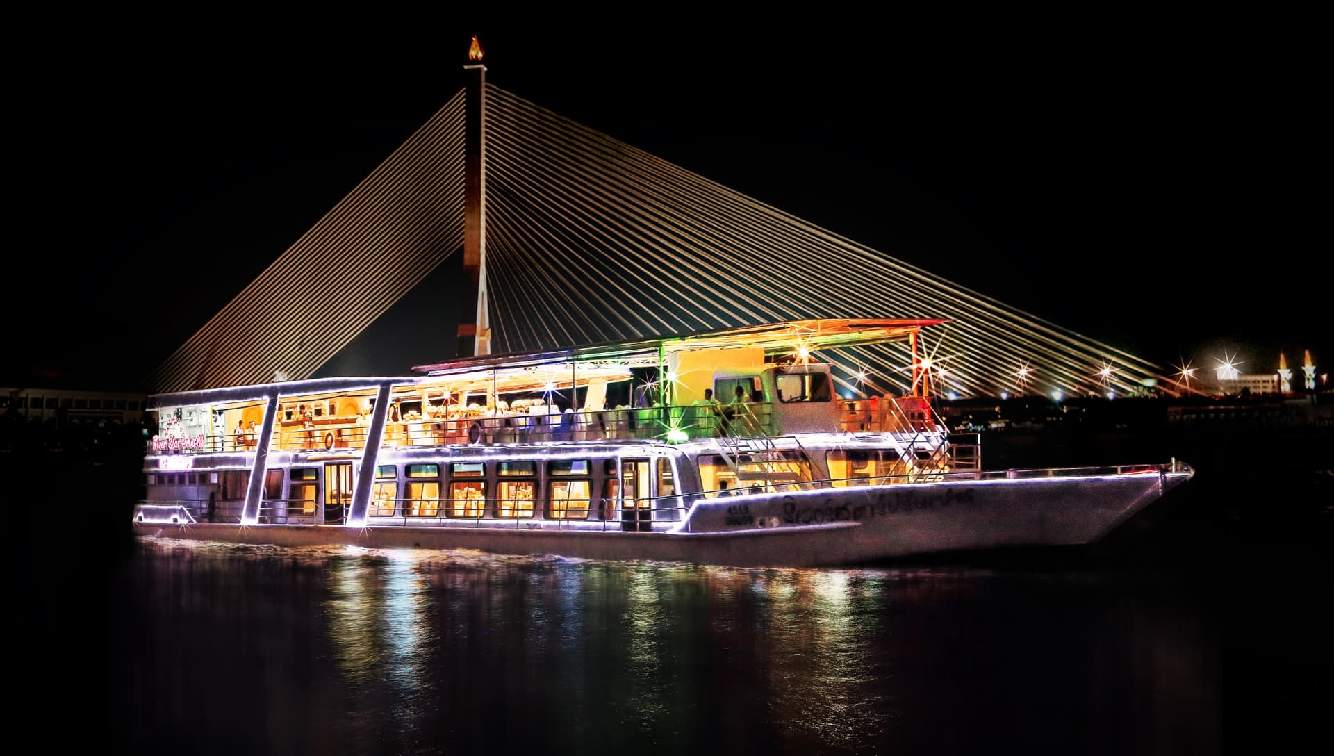 Chao Phraya Dinner Cruise aboard River Star Princess - تصویر اصلی