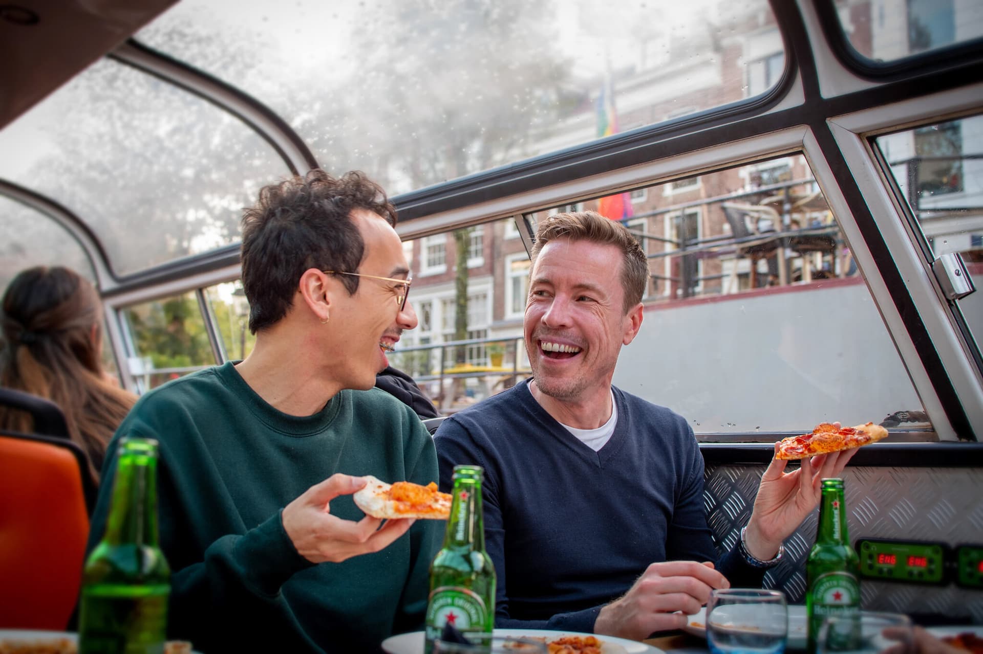 Amsterdam Canal Cruise Ticket with New York Pizza and Drinks - تصویر 4