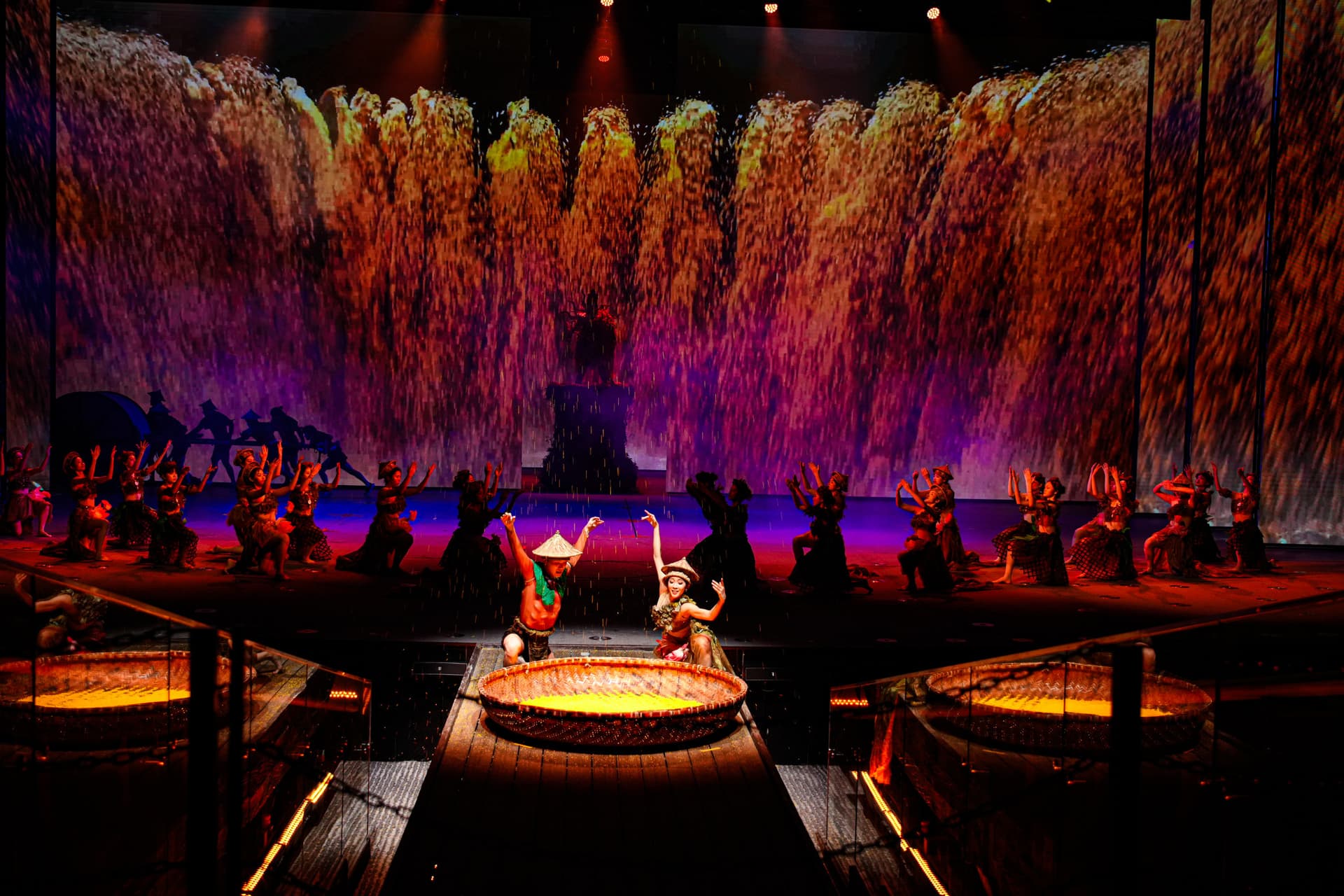 The Grand Epic of Vietnam (Đất Nước Thiên Hùng Ca) Show Ticket - تصویر 2