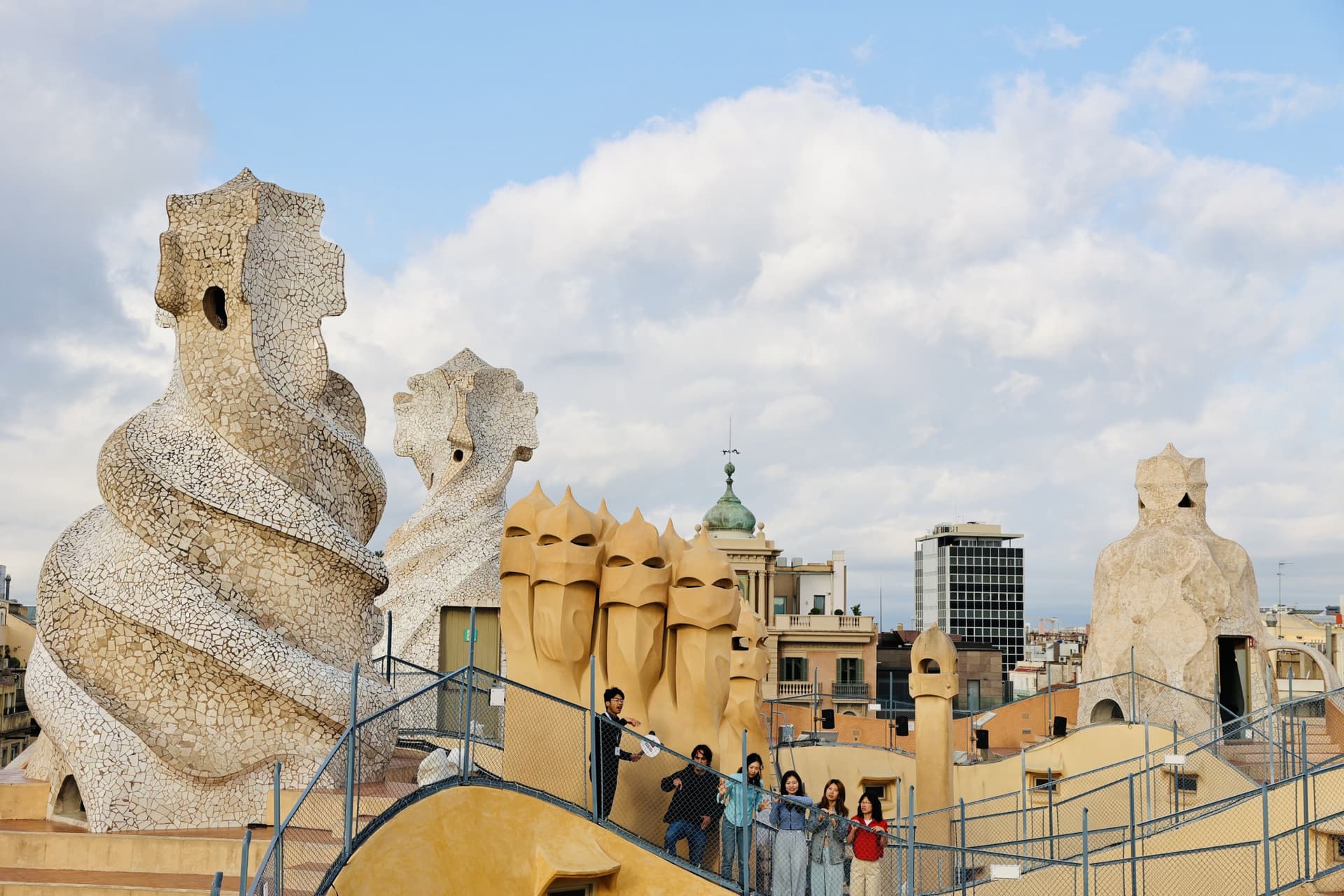 Gaudi Houses: Casa Vicens, Casa Batllo, Casa Mila Guided Tour - تصویر 6