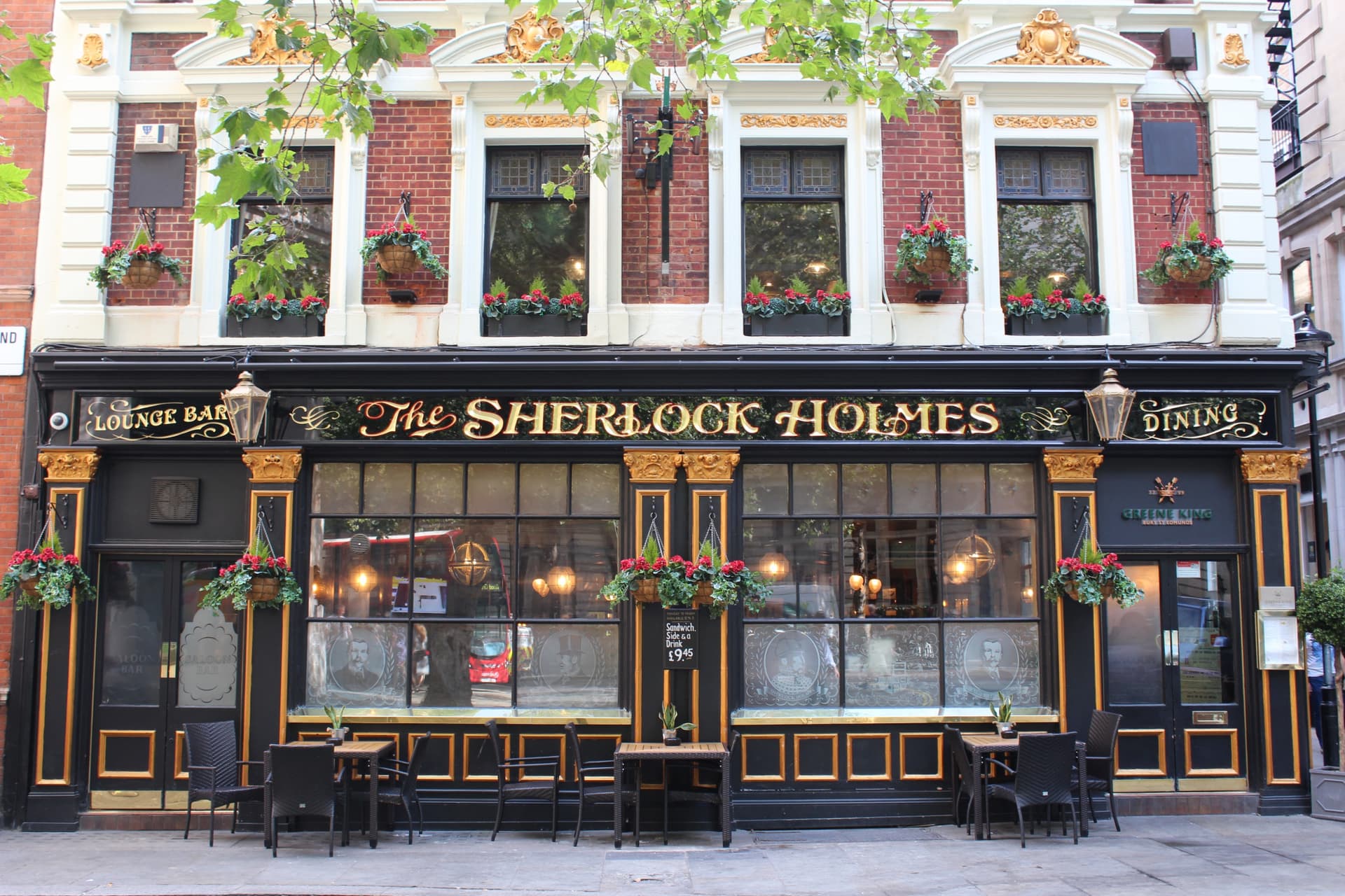 Sherlock Holmes Walking Tour - تصویر 2