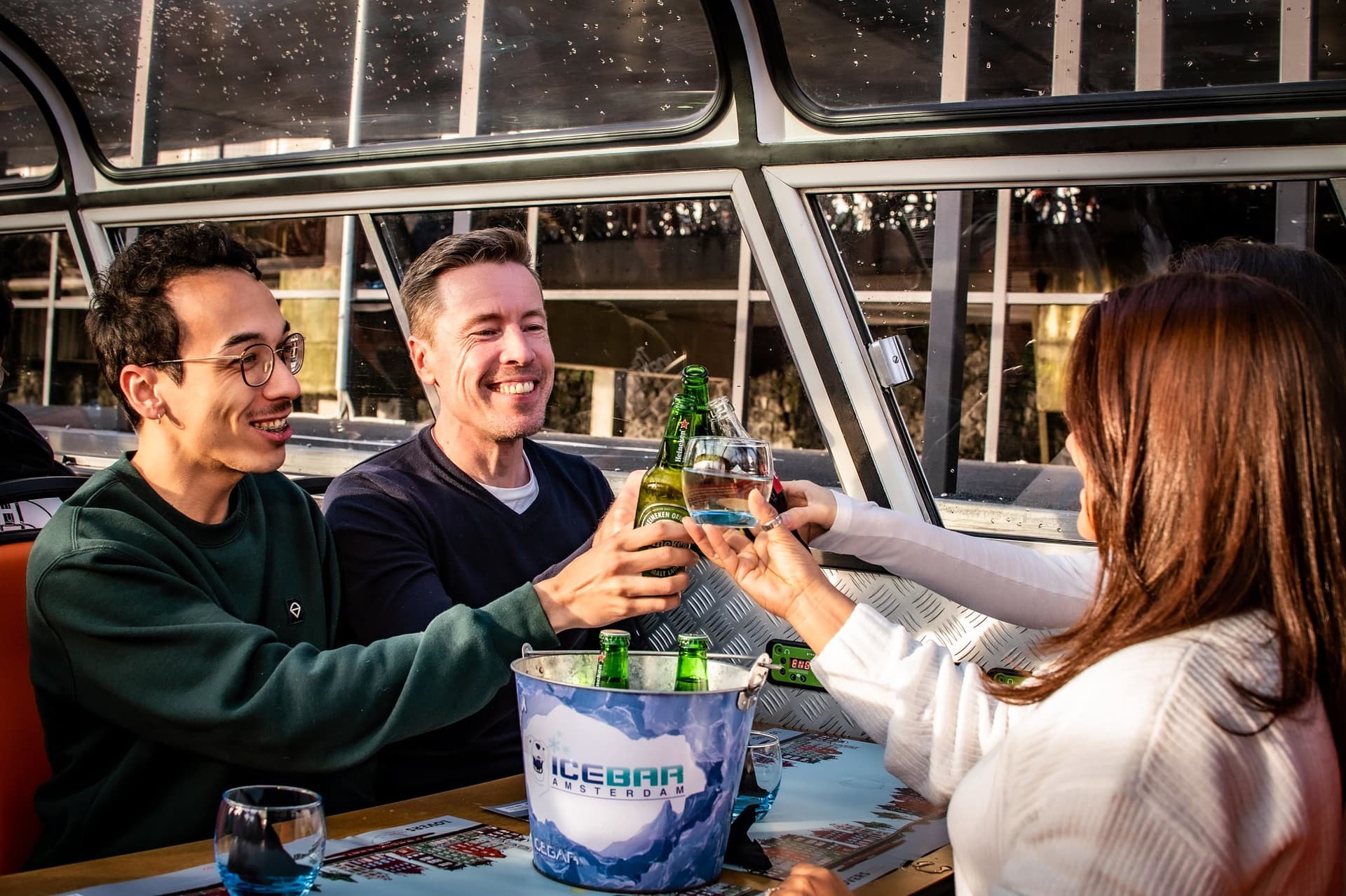 Amsterdam Canal Cruise Ticket with New York Pizza and Drinks - تصویر 6