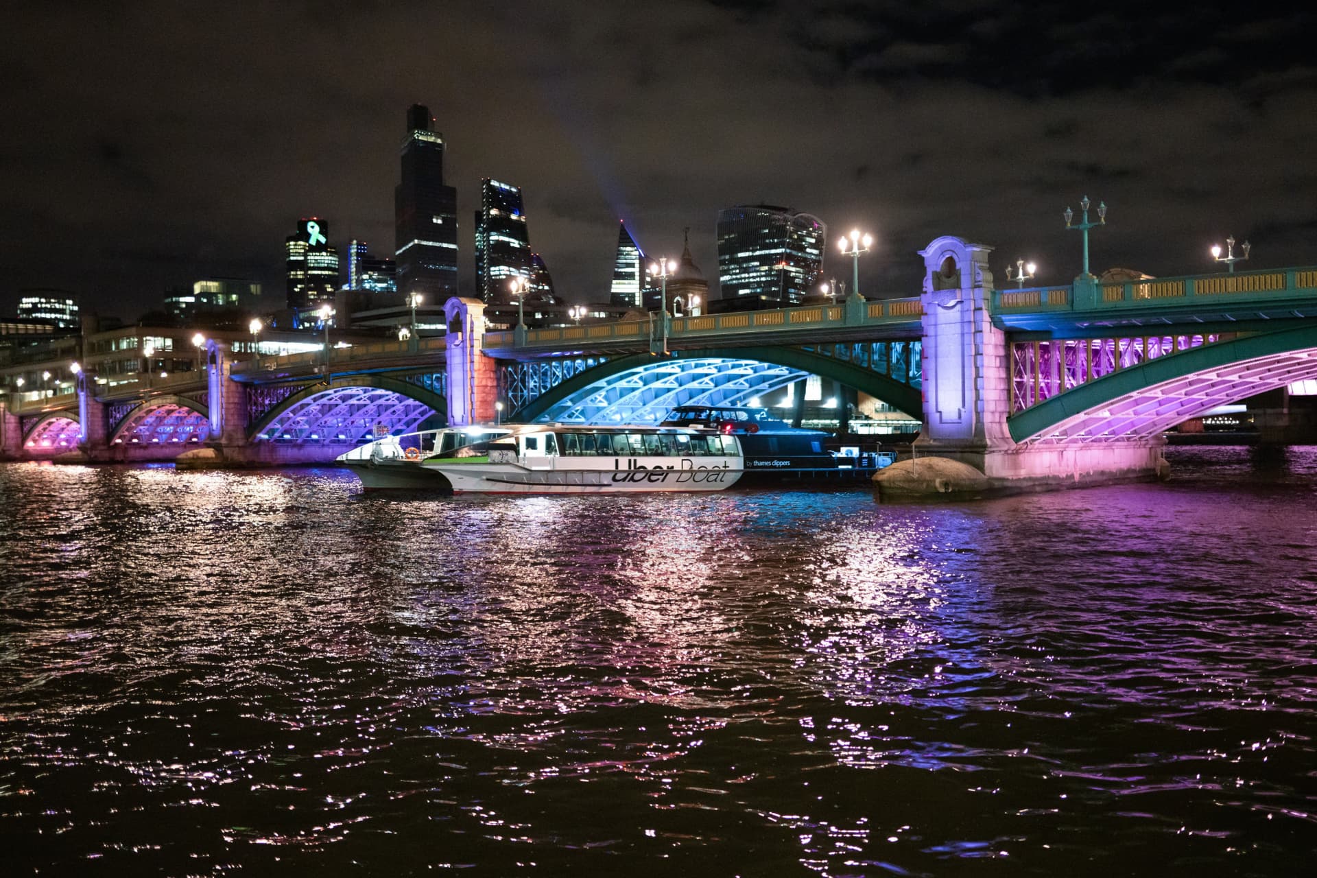 River Thames Uber Boat Transfer by Thames Clippers - تصویر 16