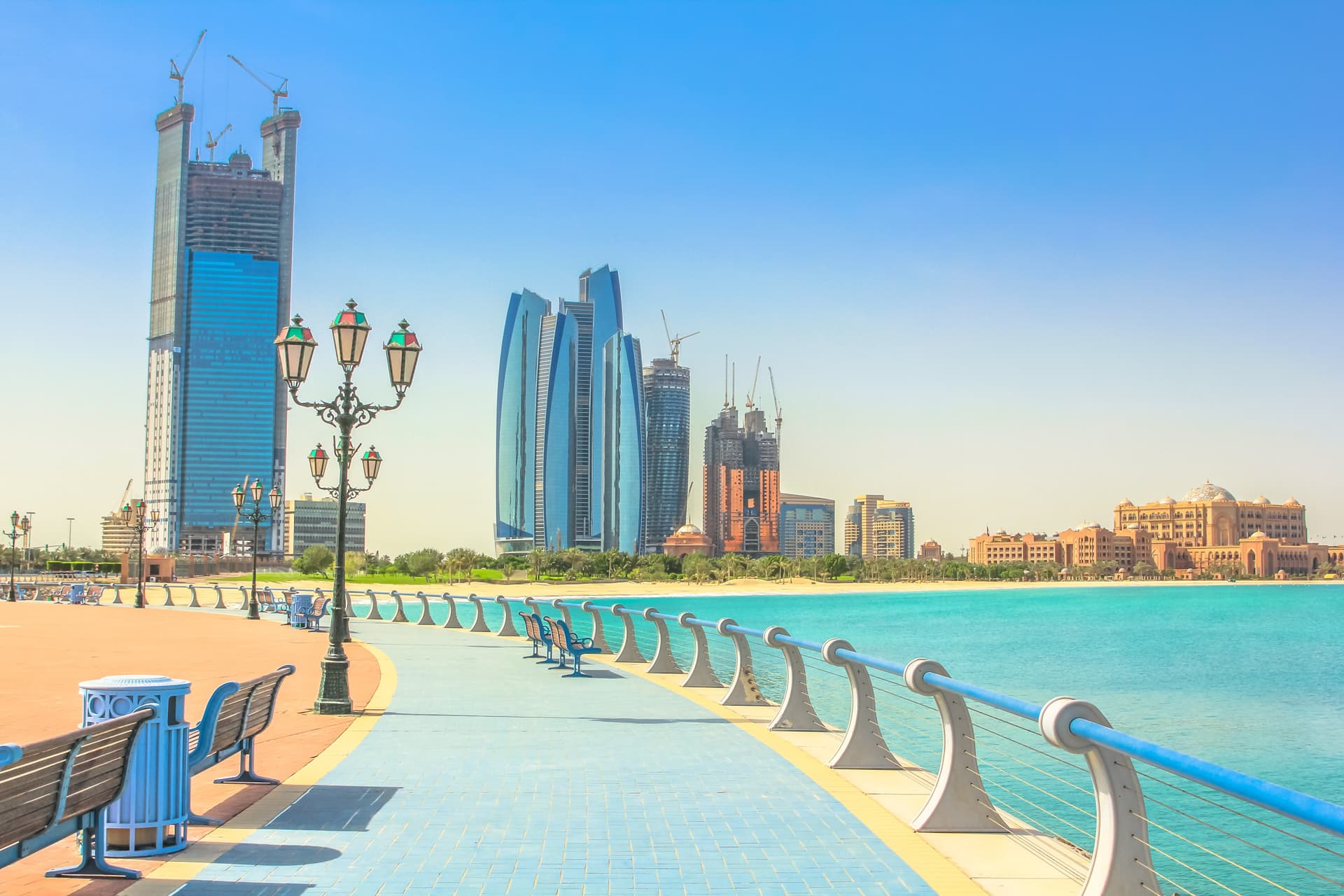 Abu Dhabi Premium City Tour from Dubai: Sheikh Zayed Mosque, Etihad Towers, Qasr Al Watan - تصویر 5