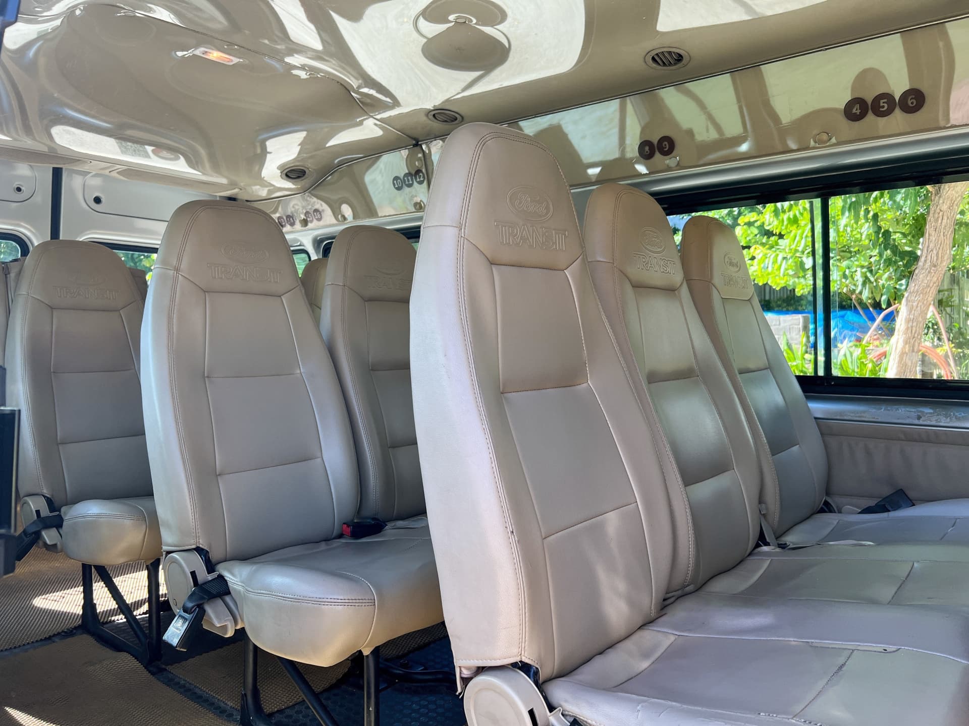 Shuttle Bus Transfers between Da Nang Airport and Hoi An City Centre - تصویر 3