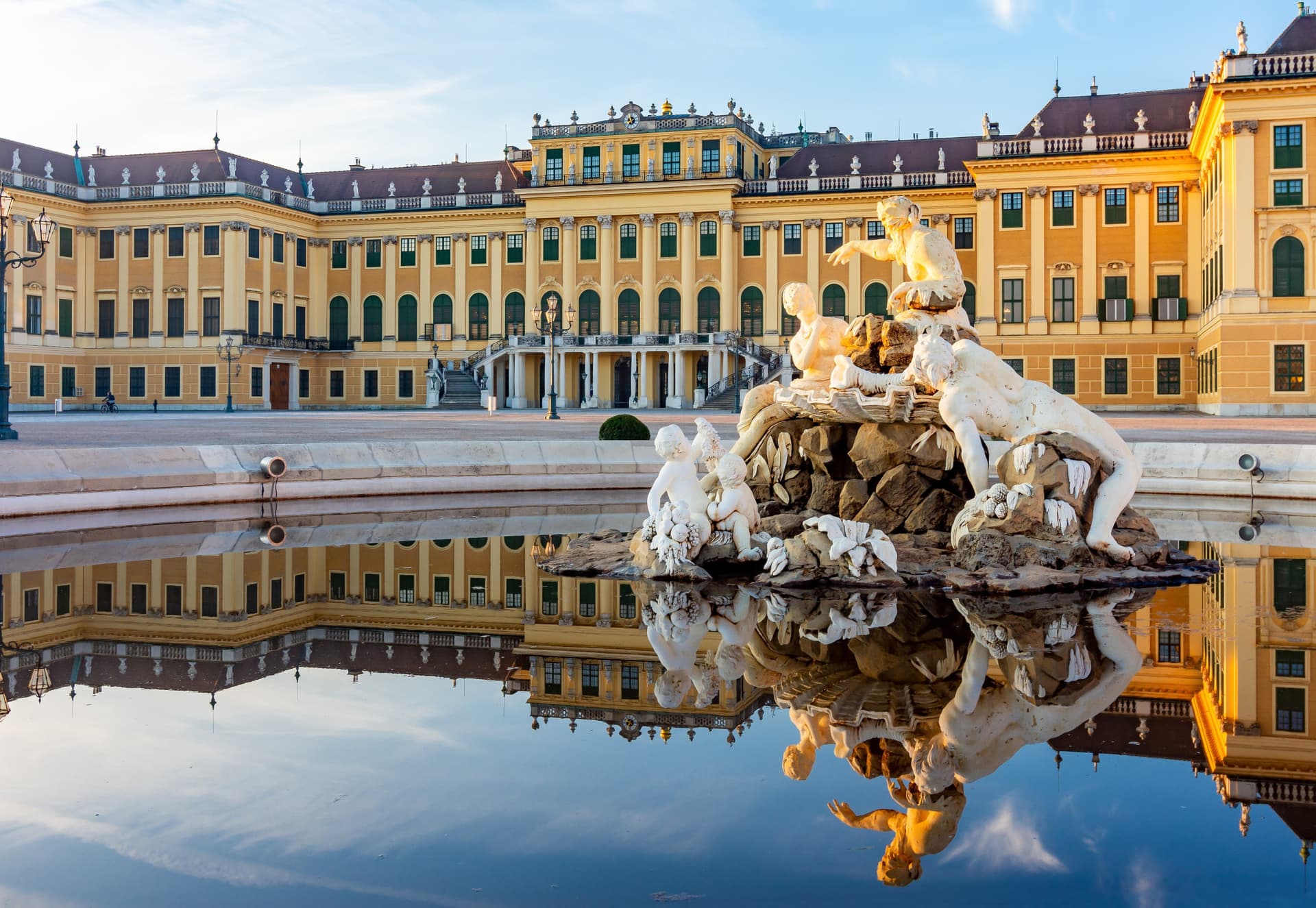 Schonbrunn Palace and Gardens - تصویر اصلی