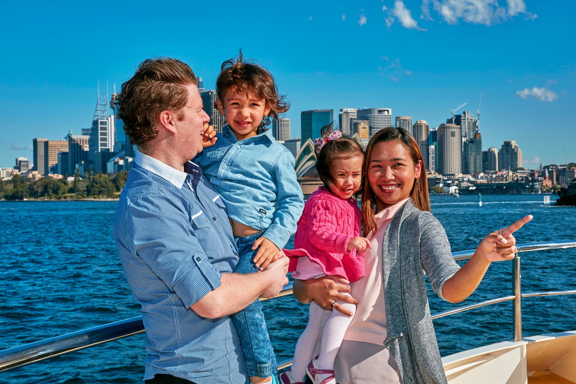 Sydney Harbour Long Lunch Cruise aboard Captain Cook Cruises - تصویر 11
