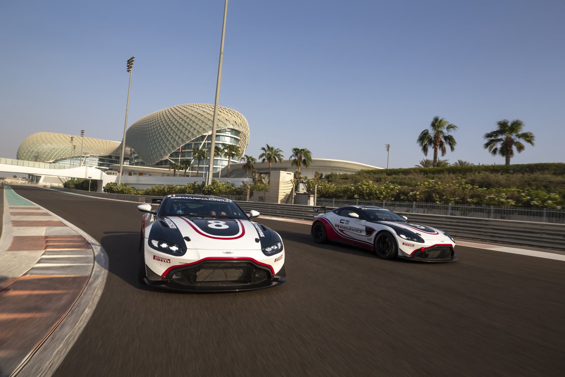 Yas Marina Circuit Aston Martin GT4 Driving Experience - تصویر 4