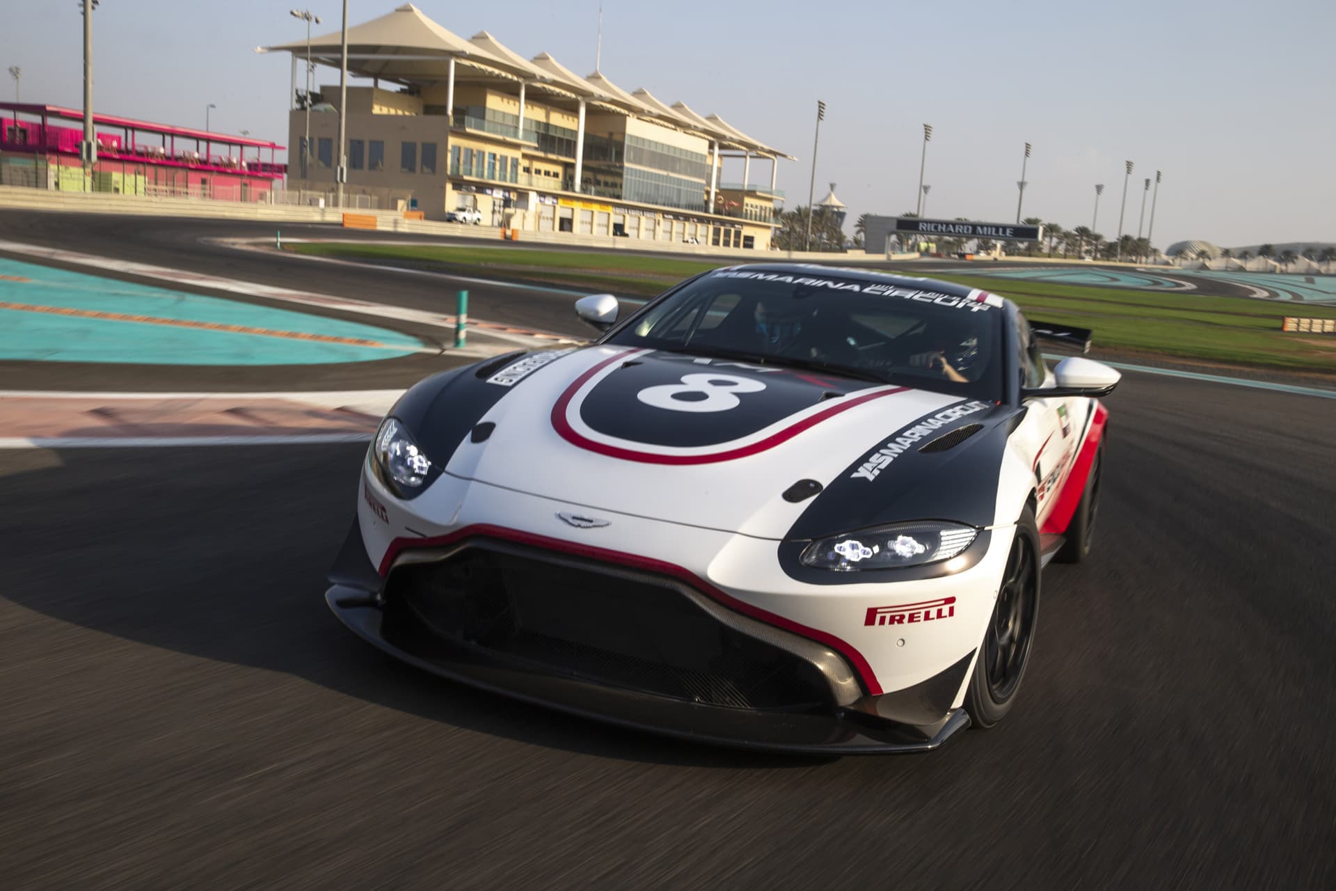 Yas Marina Circuit Aston Martin GT4 Driving Experience - تصویر 2