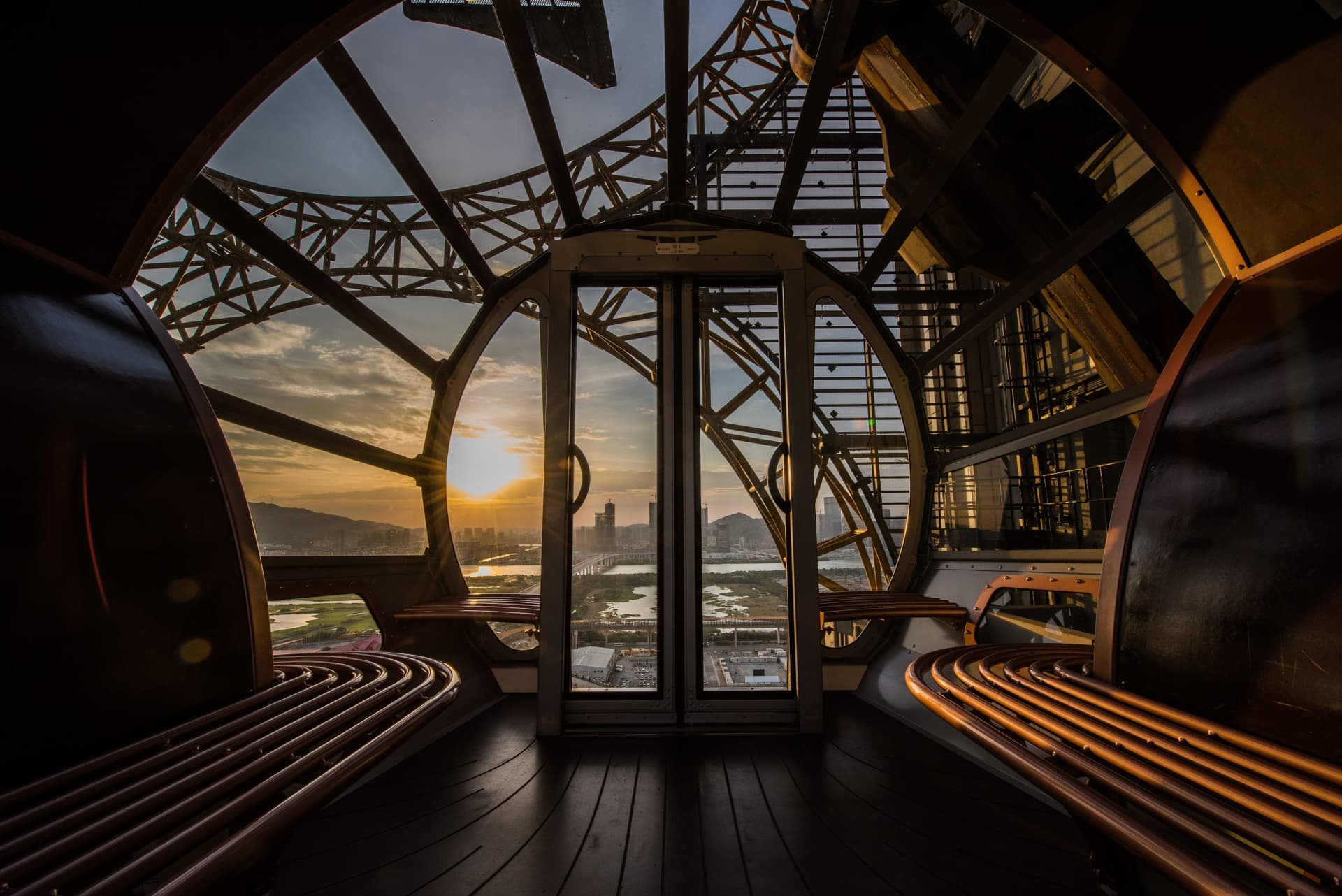 Studio City Macau Golden Reel Ferris Wheel - تصویر 10