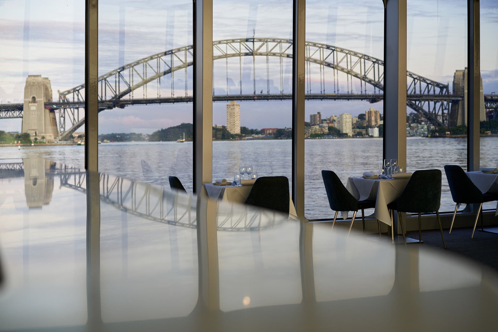 Sydney Harbour Glass Boat Dinner Cruise with Wine Pairing - تصویر 7