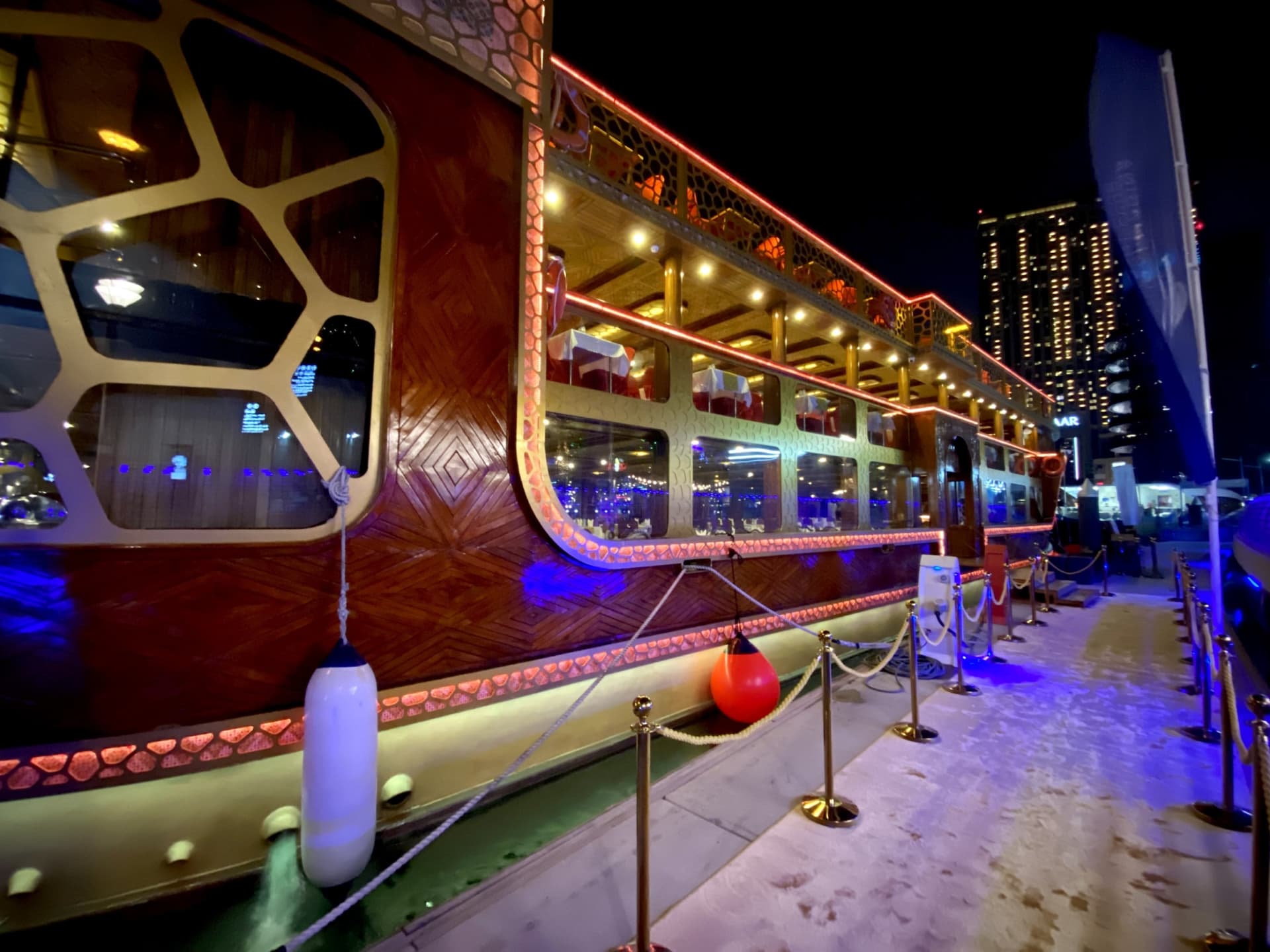 Dubai Ocean Empress  Dinner Dhow Cruise - تصویر 2