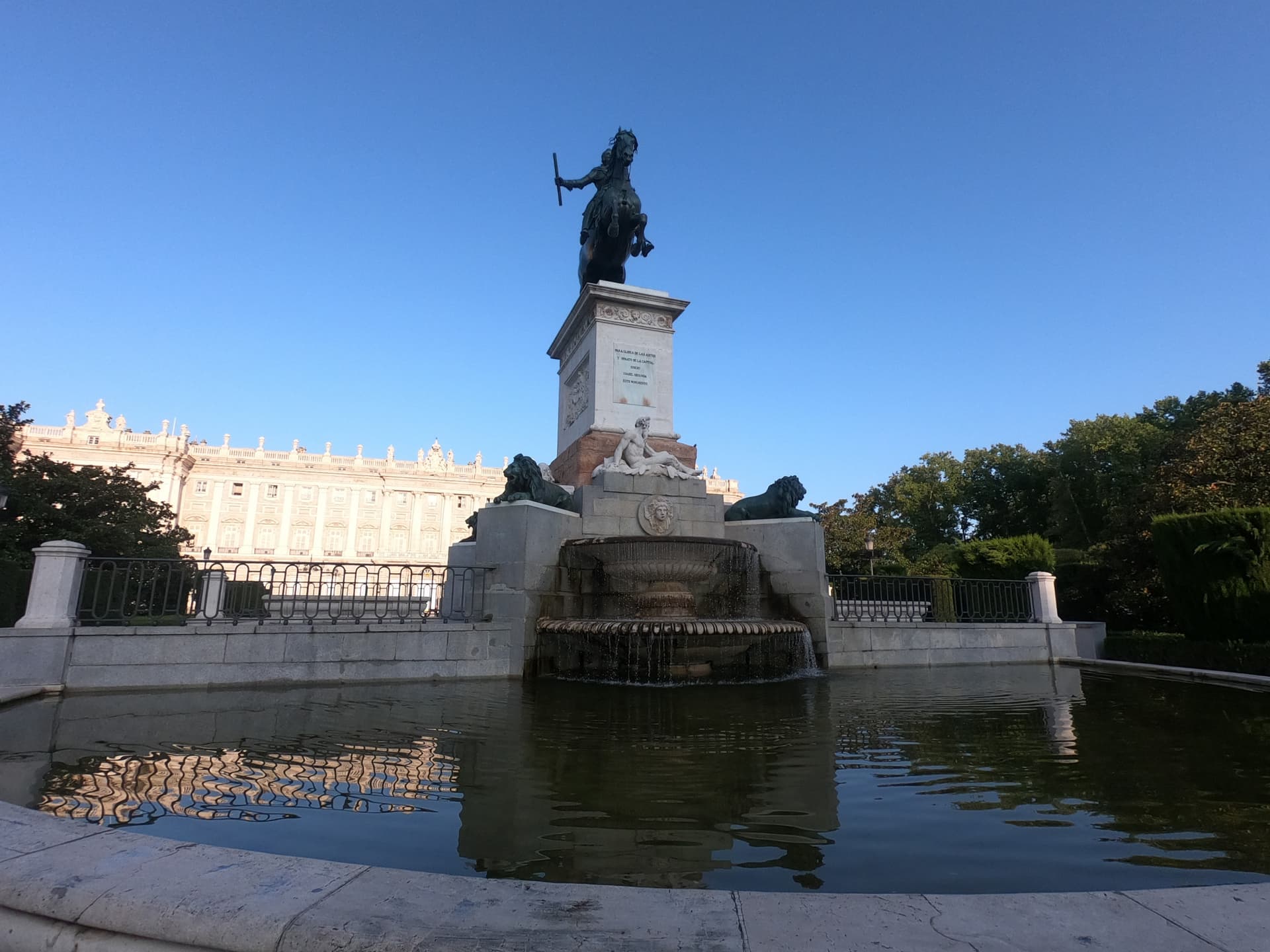 Royal Palace of Madrid Skip-the-Line Guided Tour - تصویر 5