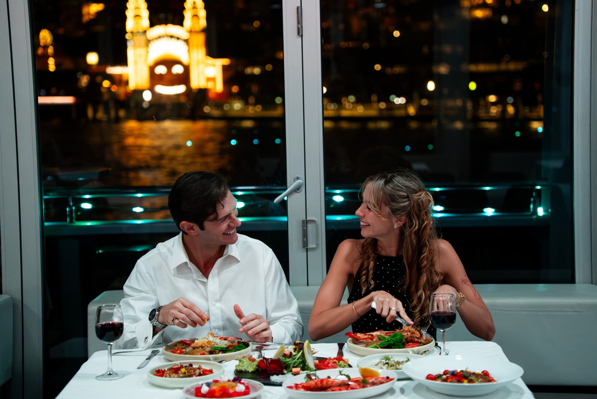 Sydney Harbour Glass Boat Dinner Cruise with Wine Pairing - تصویر اصلی