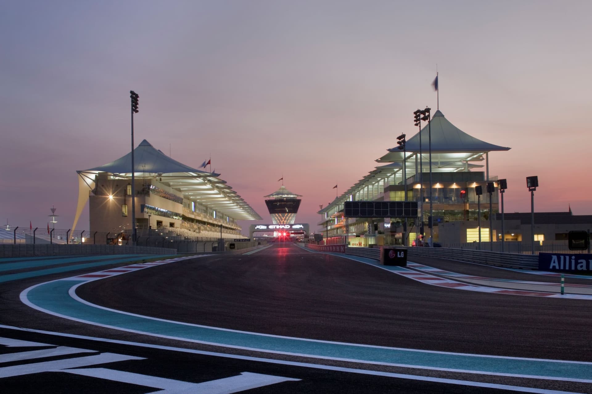 Yas Marina Circuit Venue Tour - تصویر 5