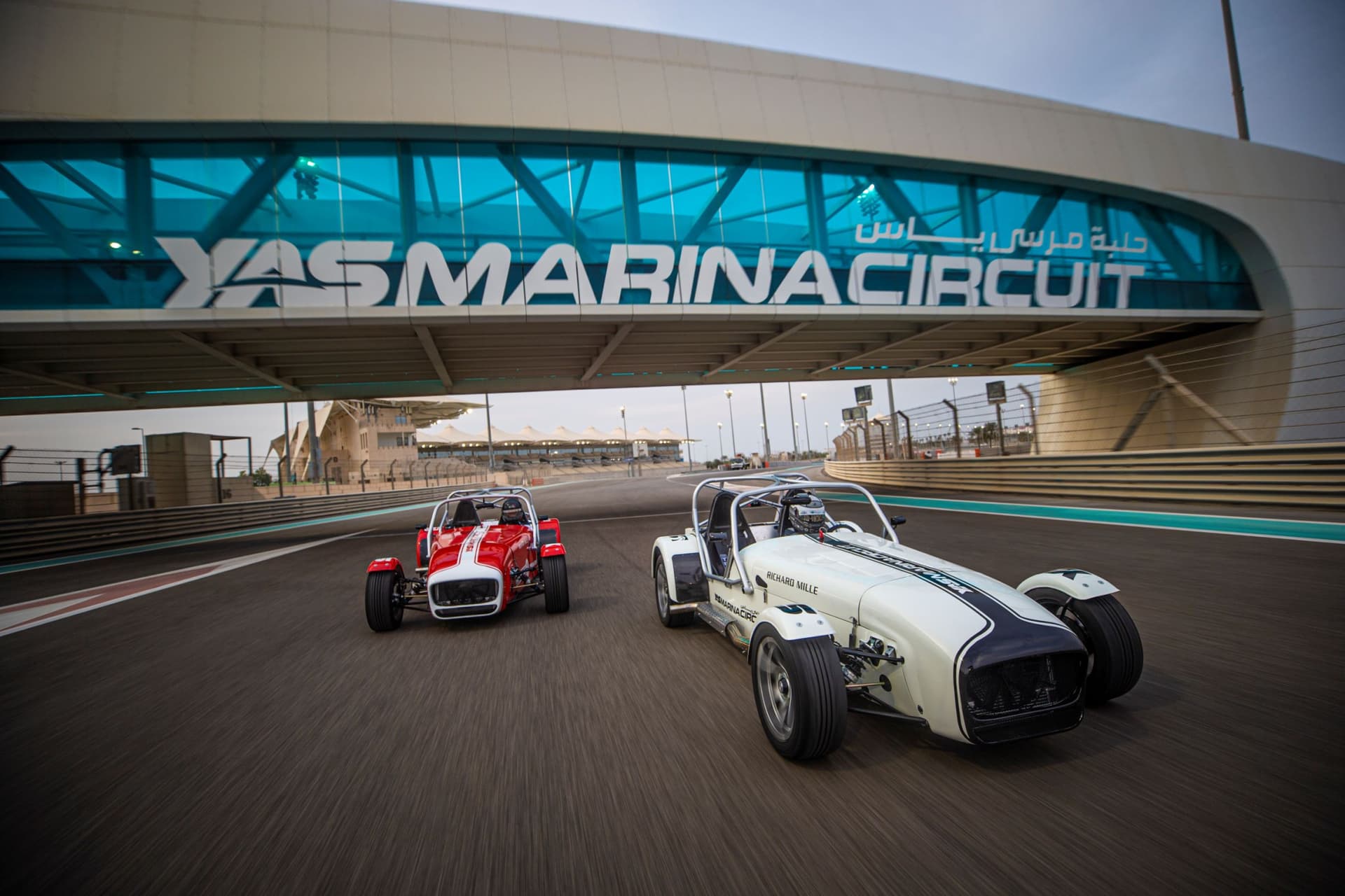 Yas Marina Circuit Caterham Seven 360 Driving Experience - تصویر اصلی