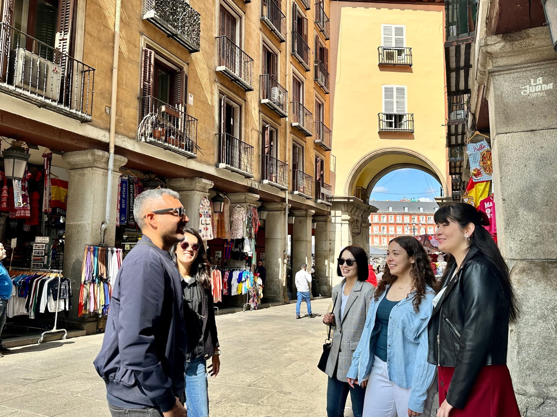 Madrid Old Town Walking Tour in English, Mandarin, Korean with Flamenco Show - تصویر 4