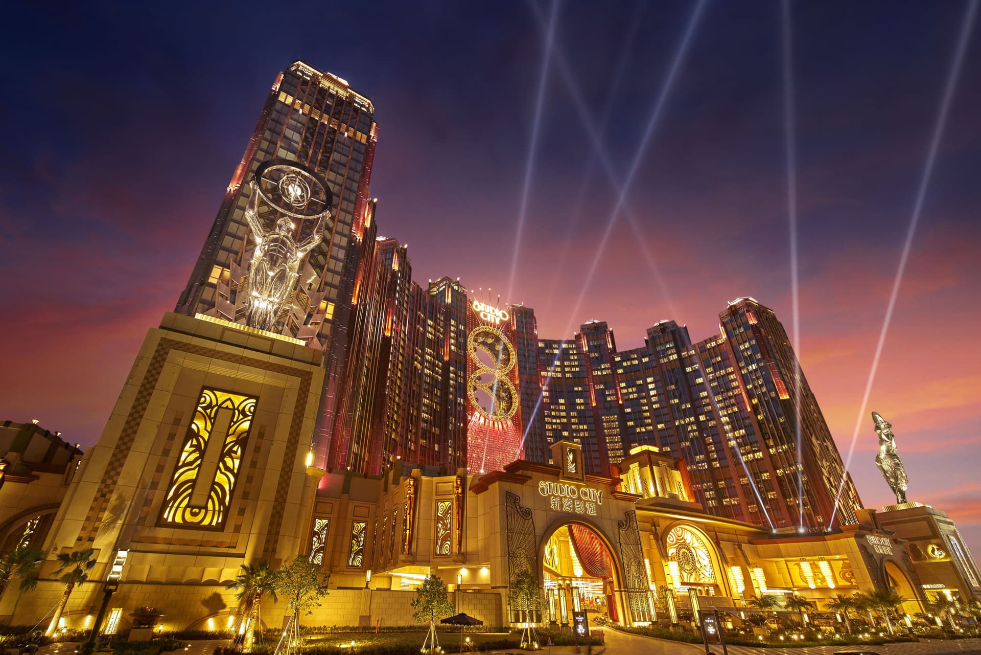 Studio City Macau Golden Reel Ferris Wheel - تصویر 12