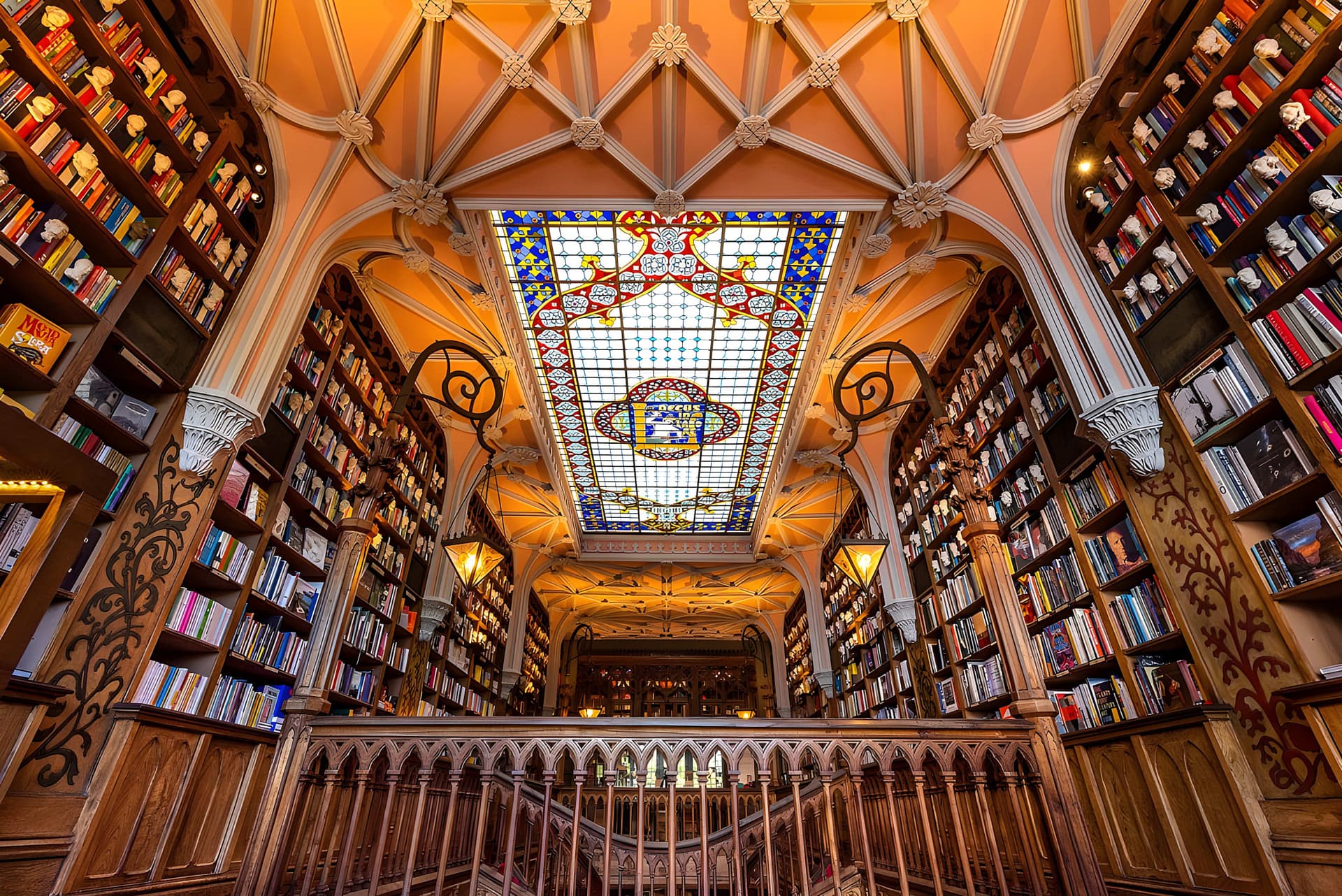 Livraria Lello Porto & Fundação Livraria Lello Ticket - تصویر 9